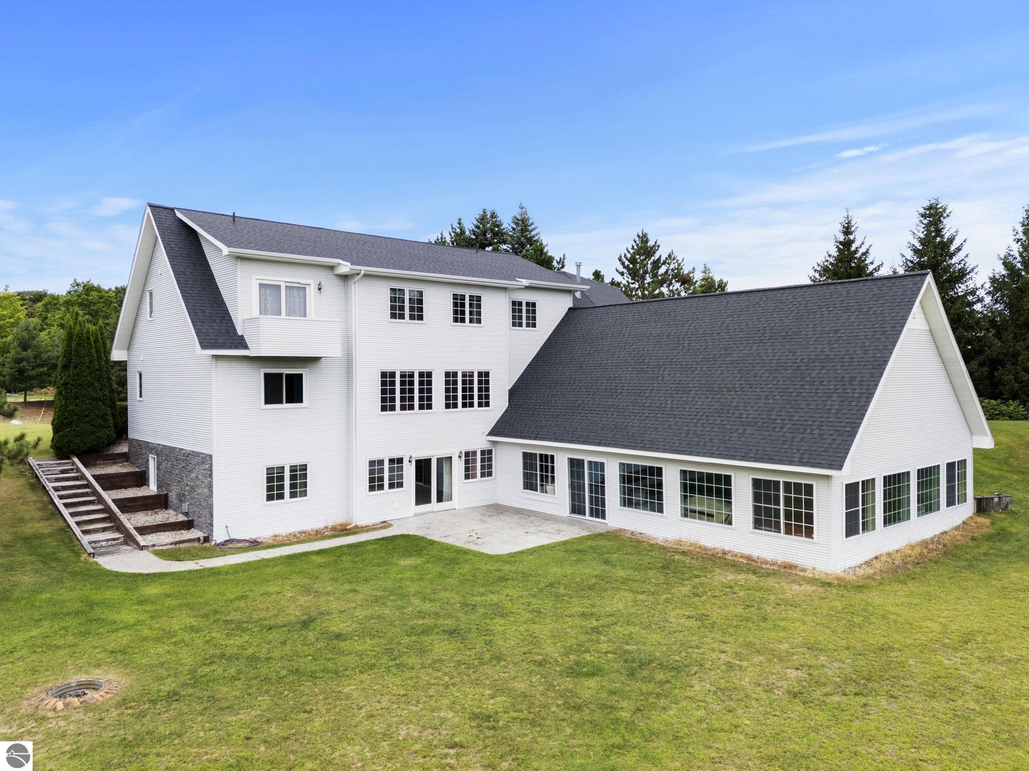 1045 S Three Mile Road