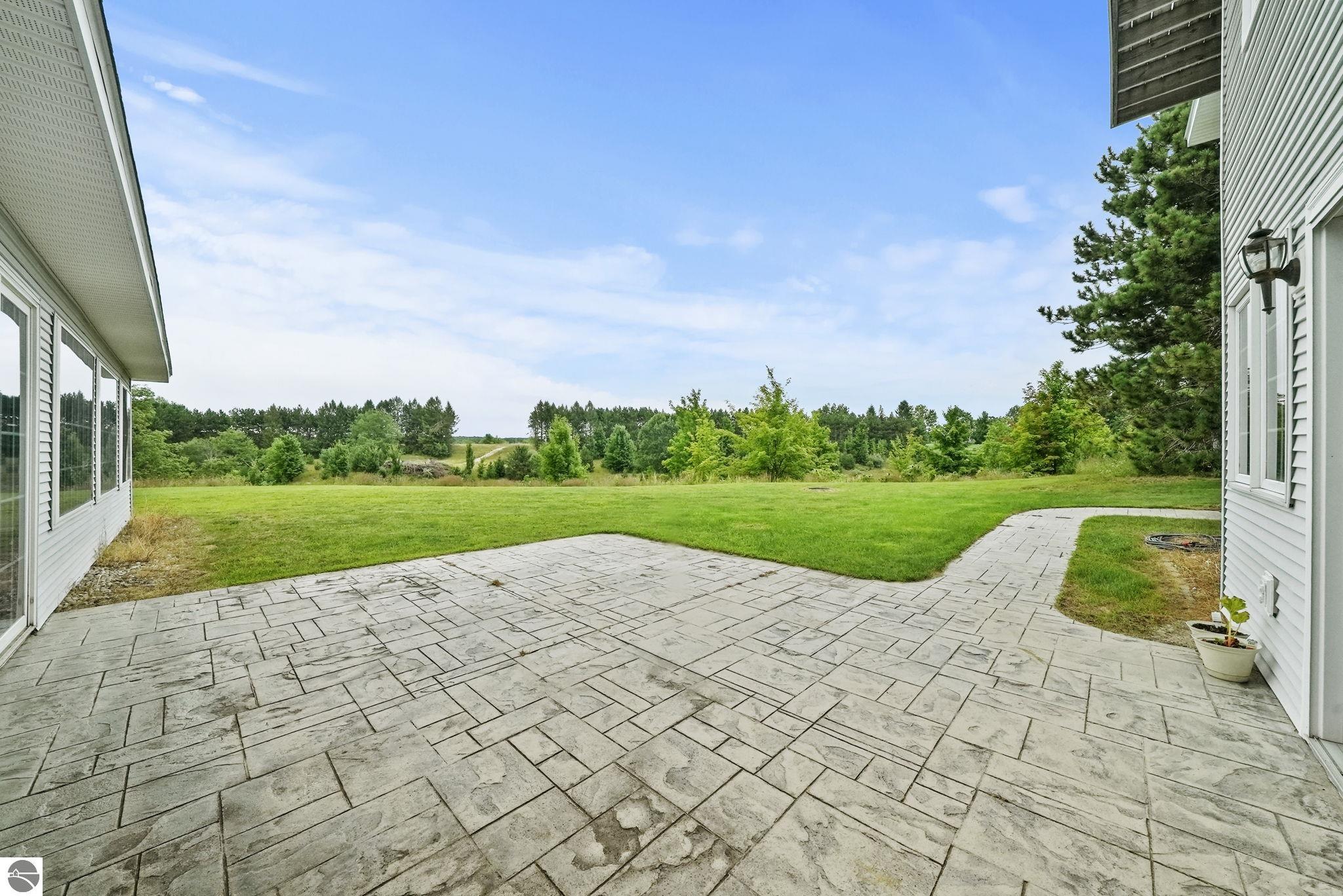1045 S Three Mile Road