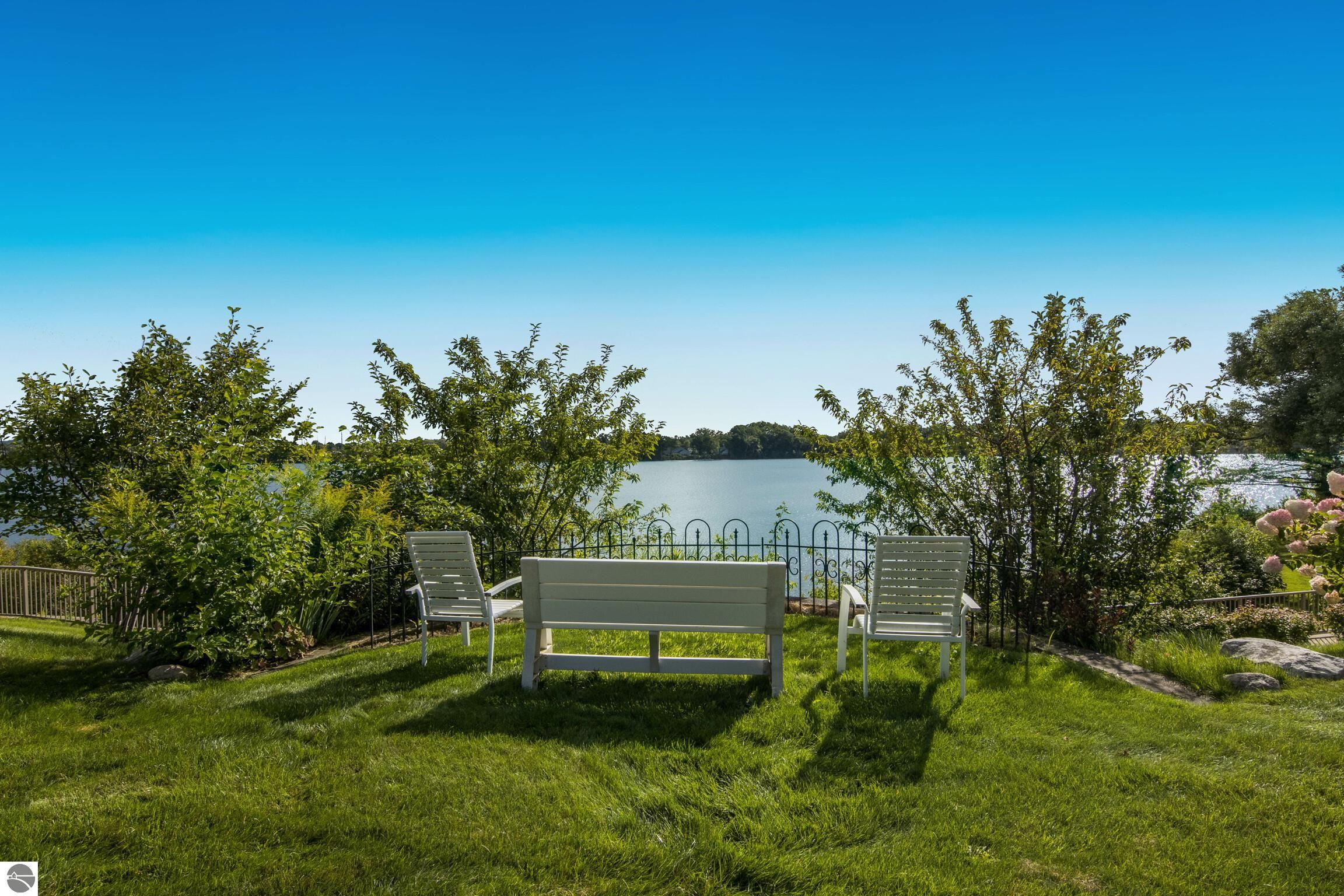1122 Lake Ridge Drive # 201