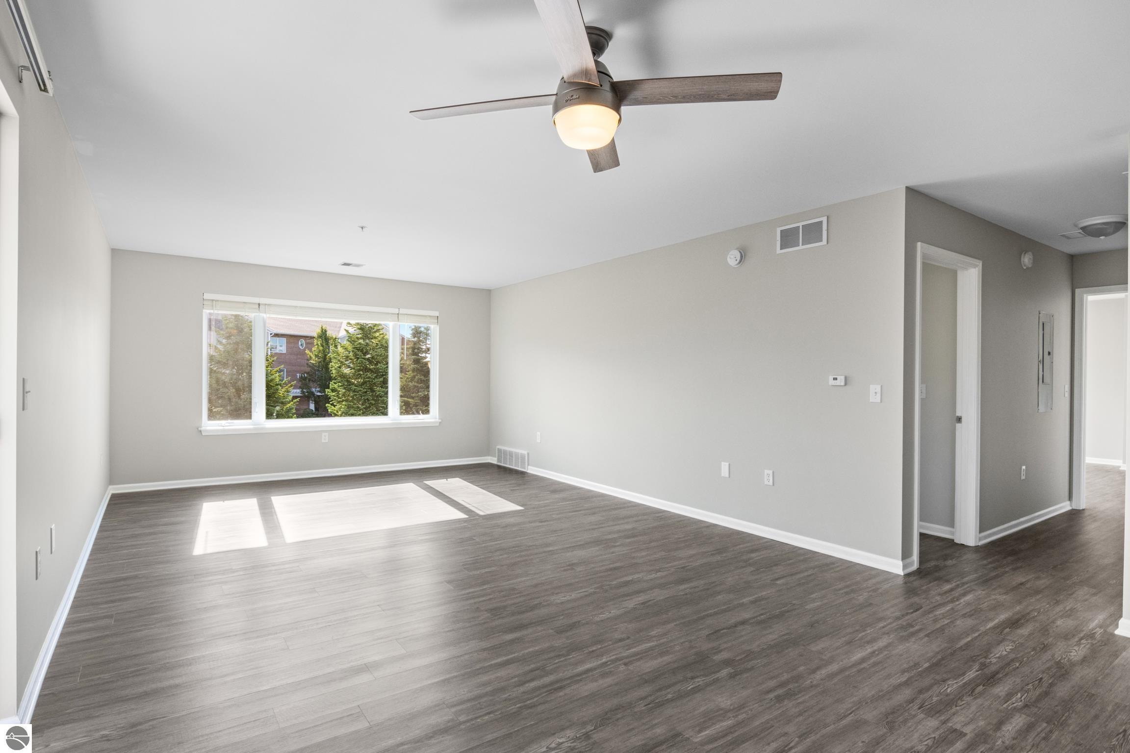 1122 Lake Ridge Drive # 201
