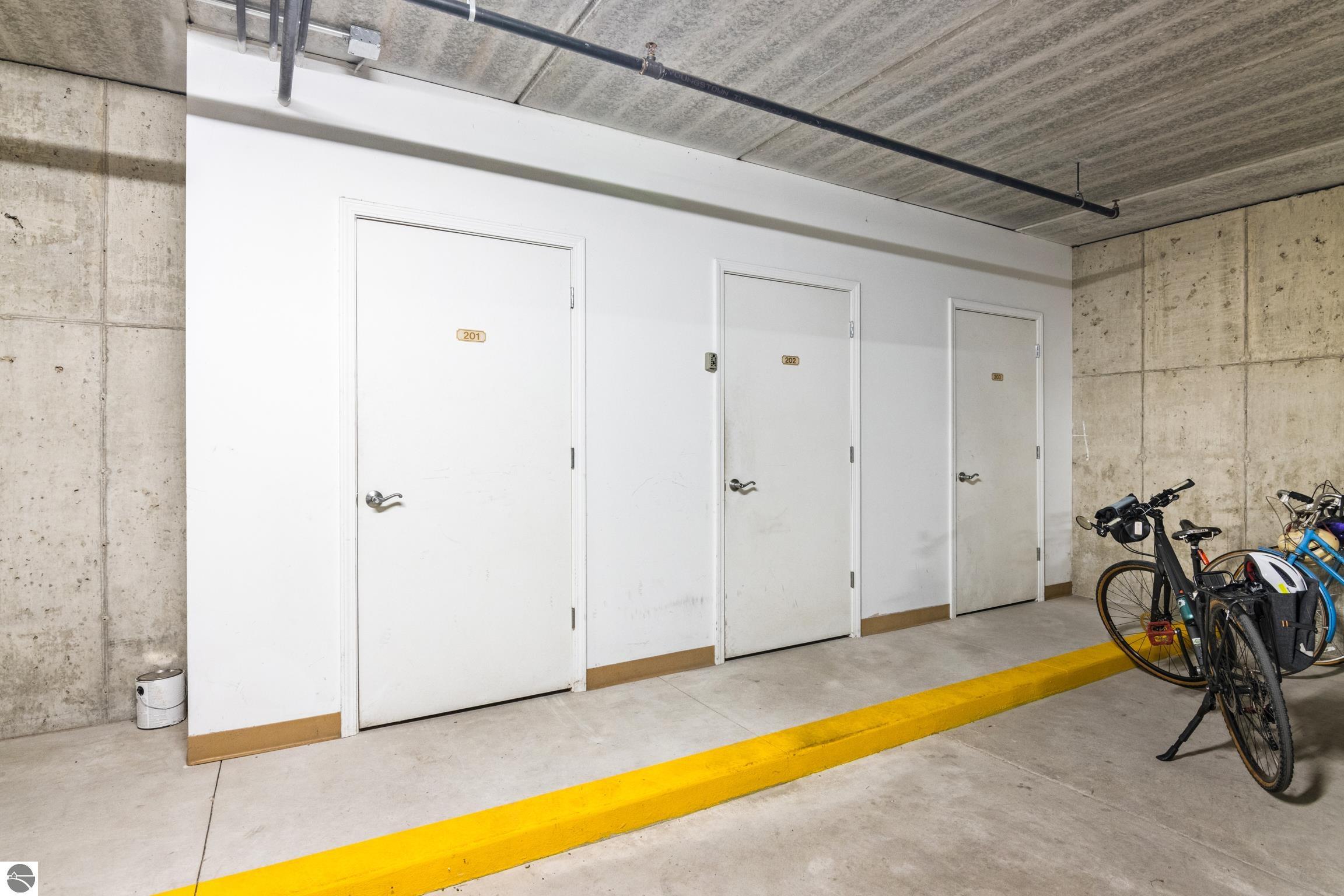 1122 Lake Ridge Drive # 201