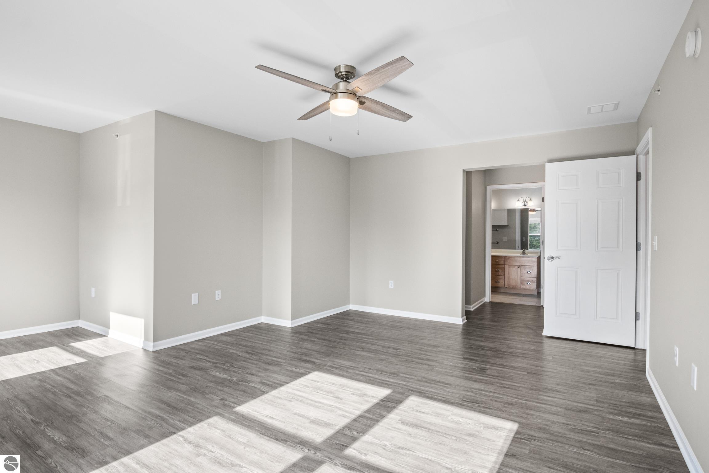 1122 Lake Ridge Drive # 201
