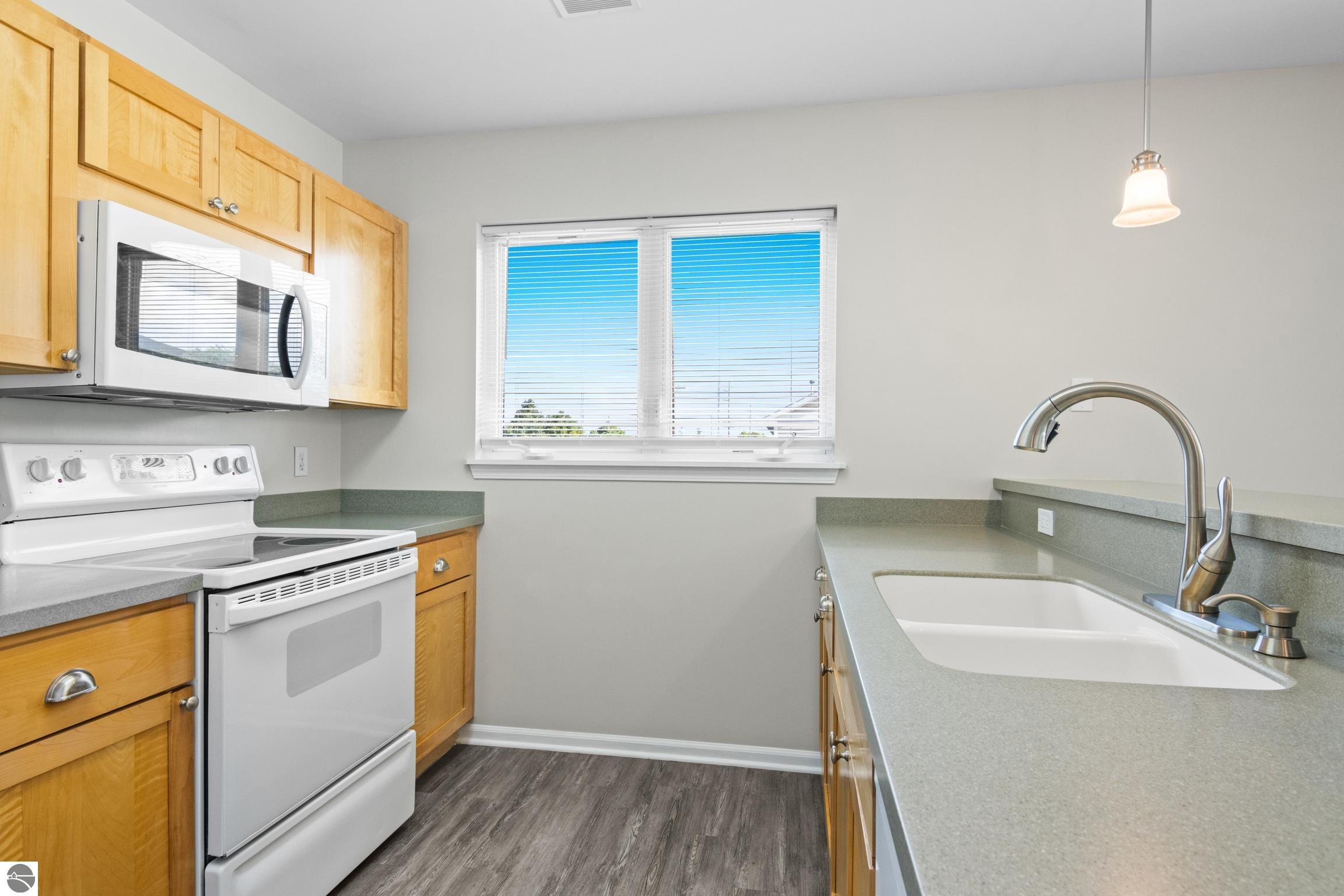 1122 Lake Ridge Drive # 201