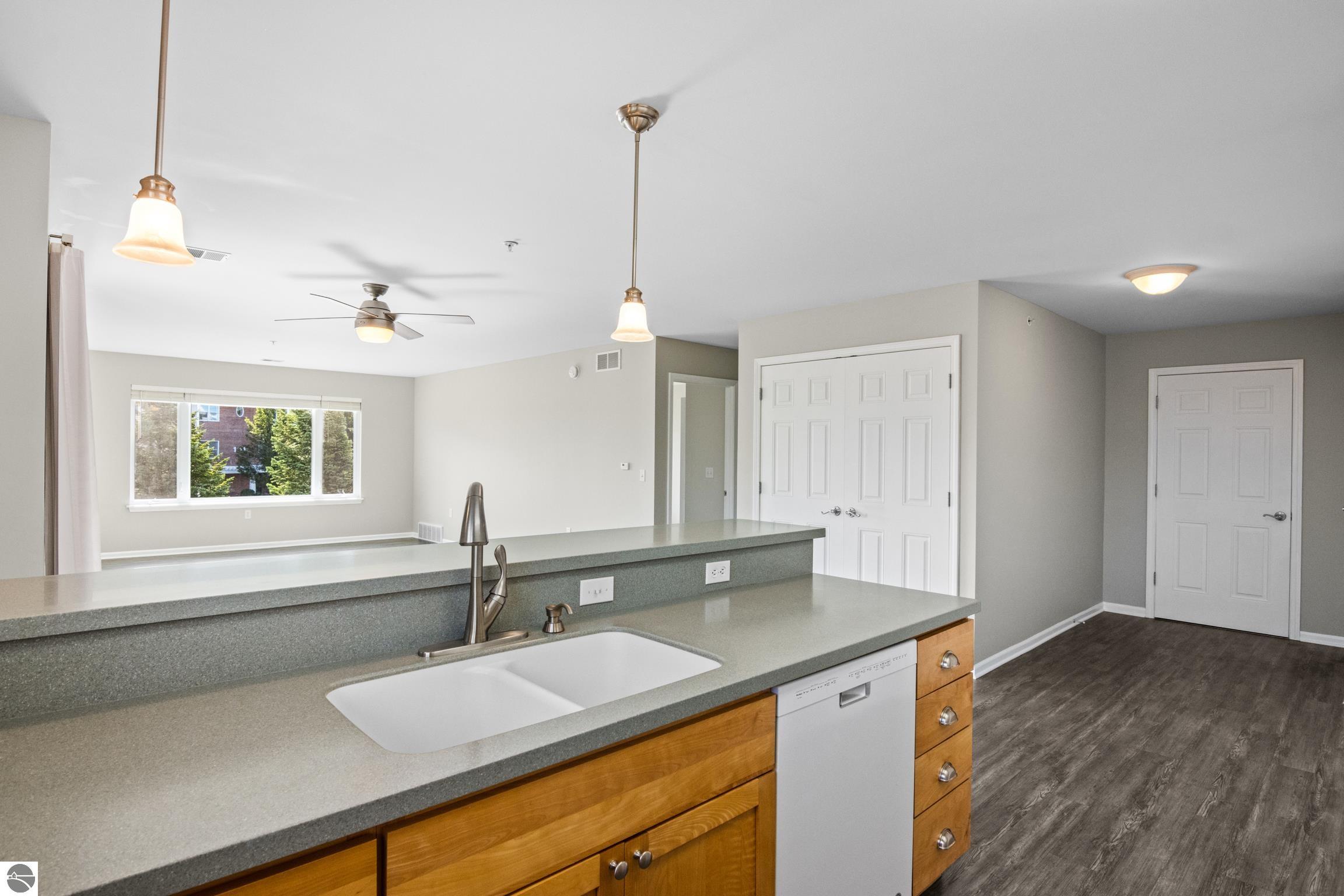 1122 Lake Ridge Drive # 201