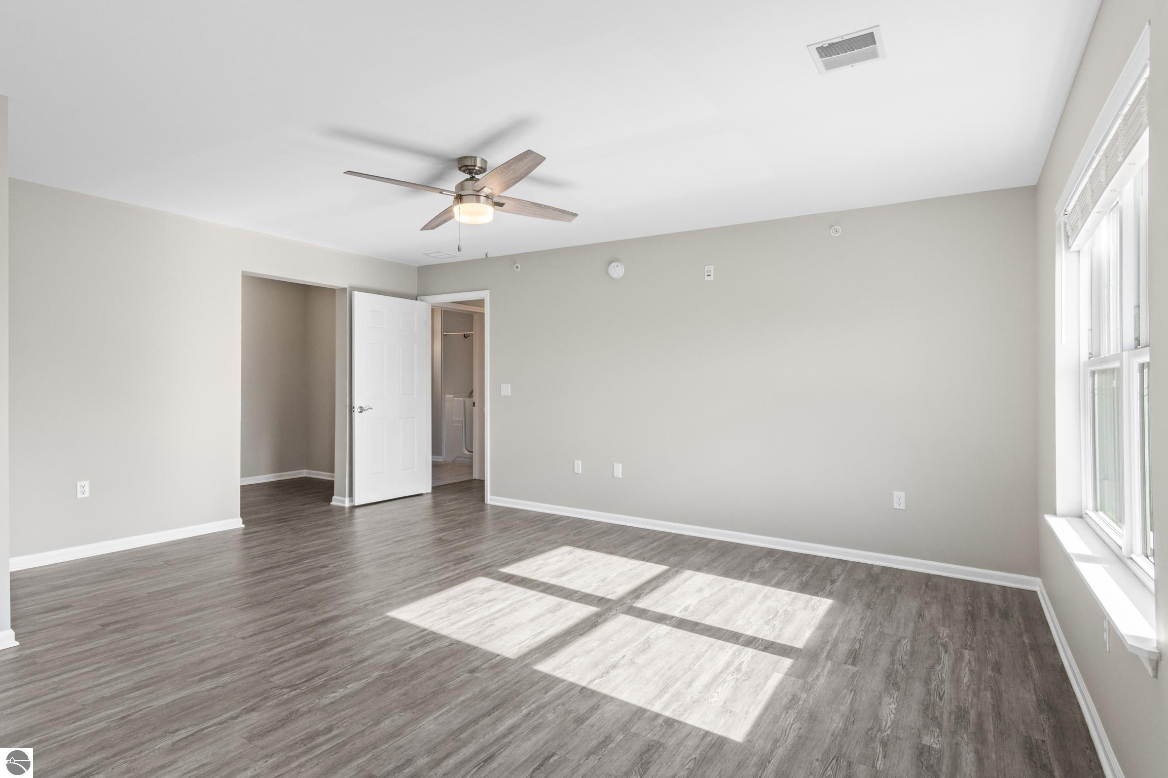 1122 Lake Ridge Drive # 201