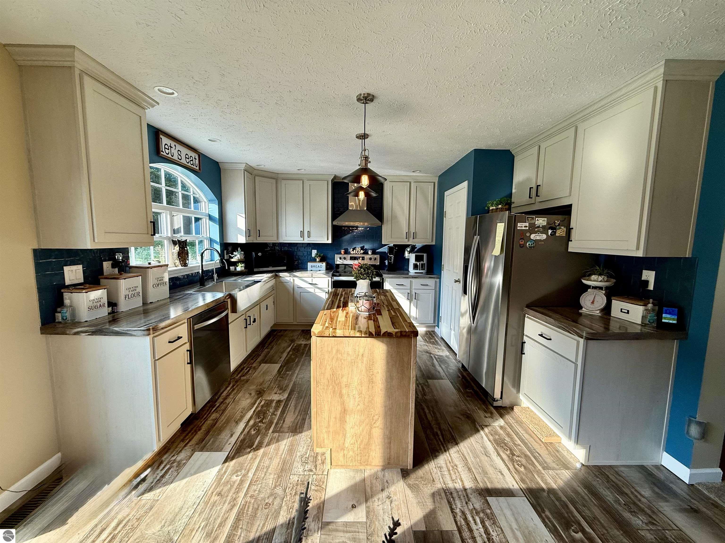 371 SW Grouse Drive