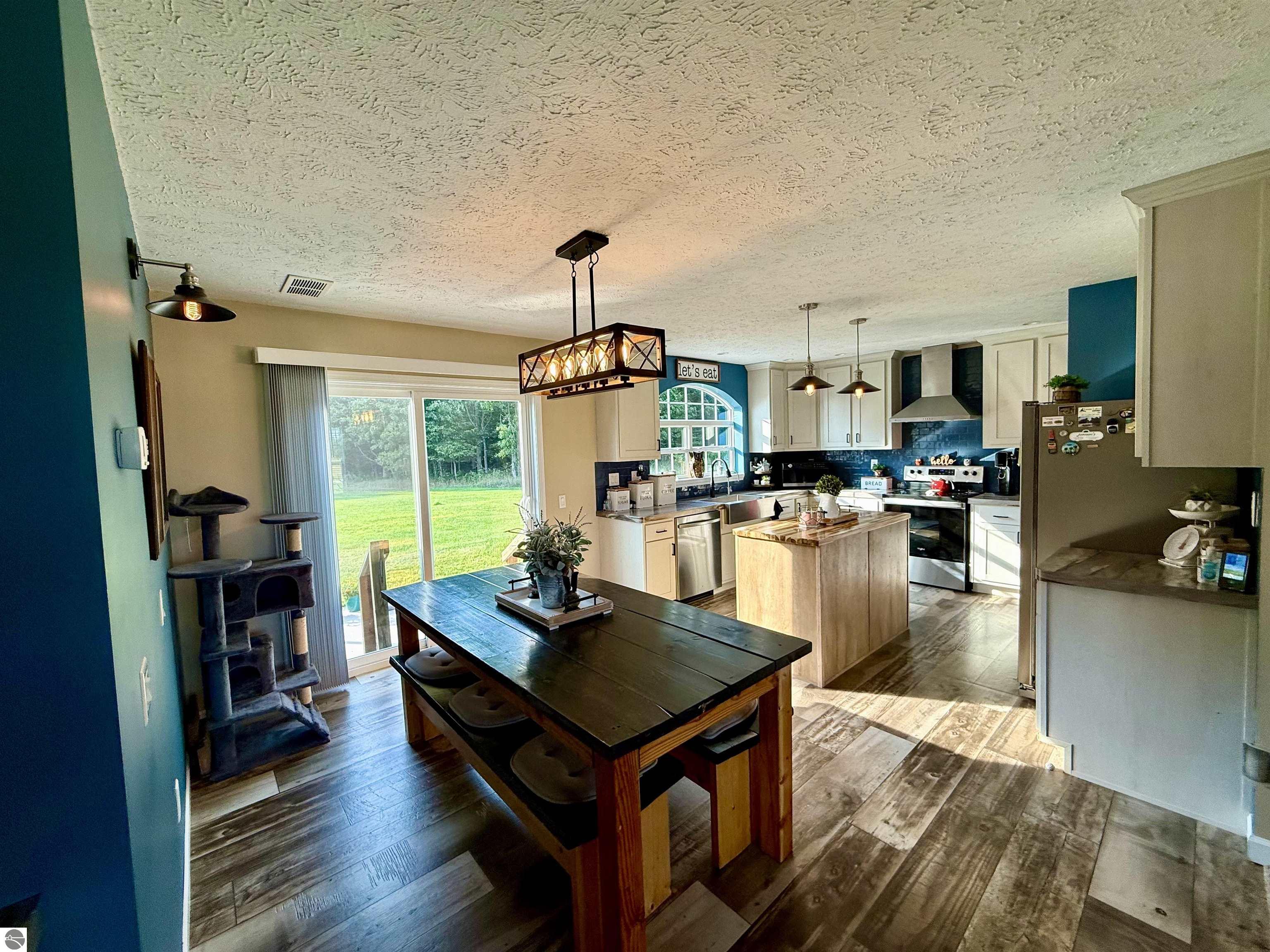 371 SW Grouse Drive