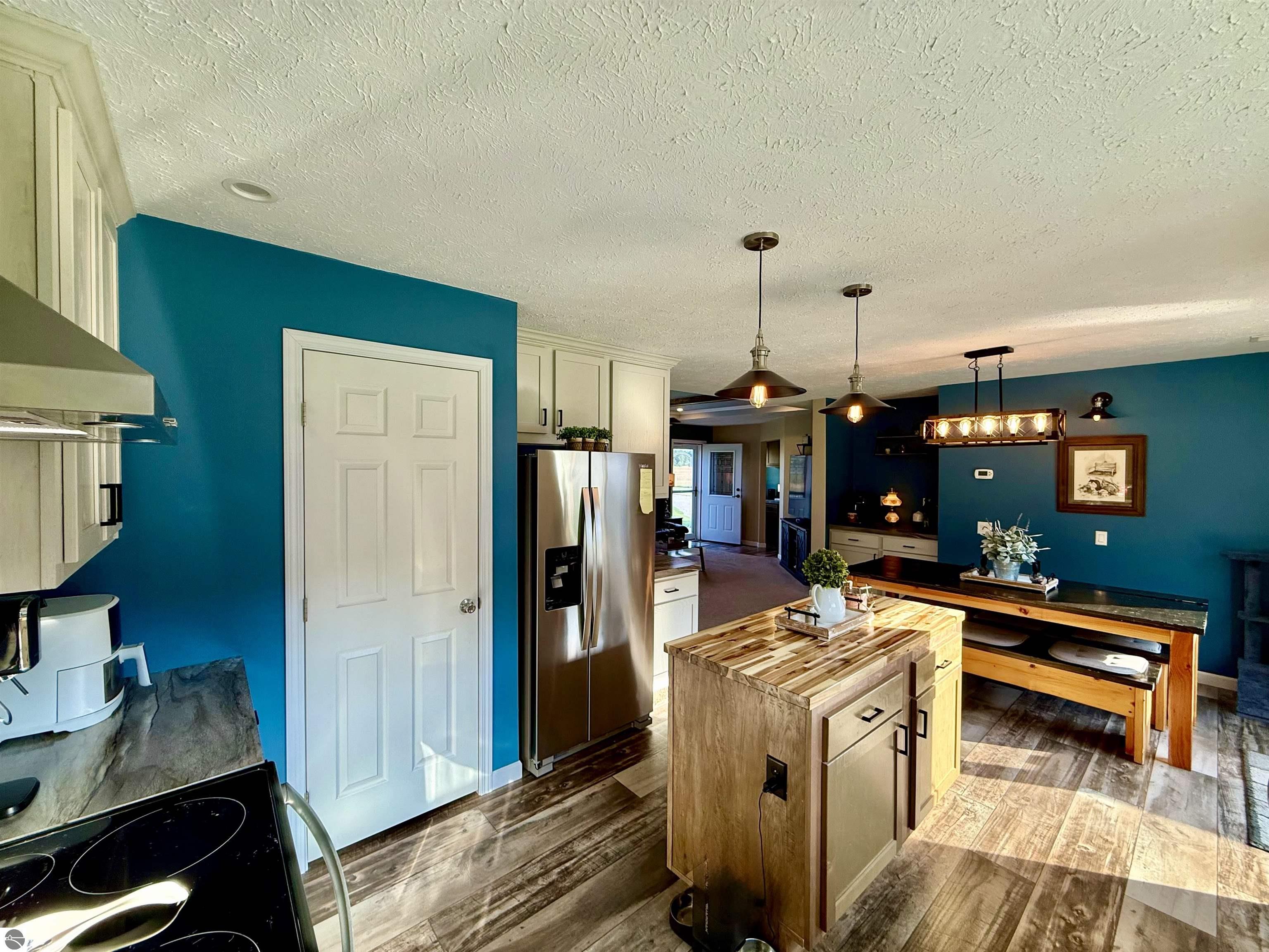 371 SW Grouse Drive