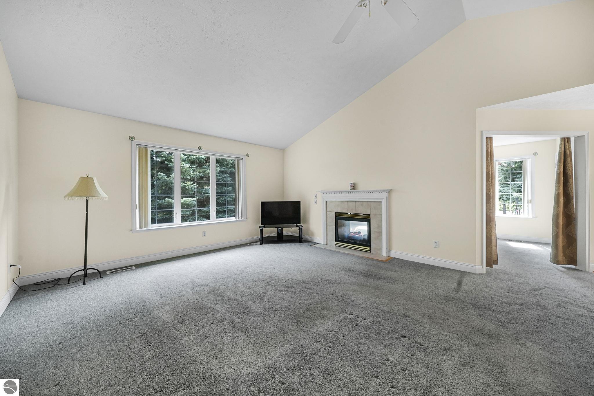 12053 S Elk Run