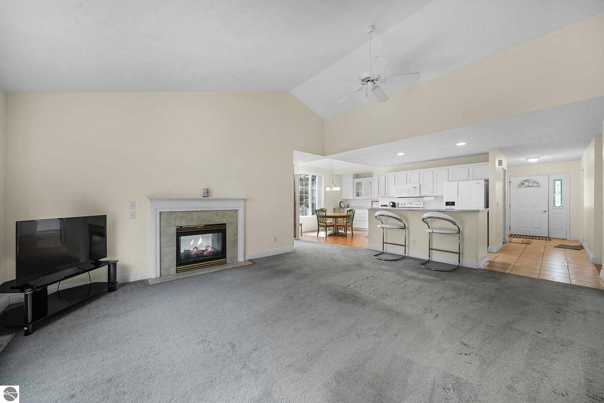 12053 S Elk Run