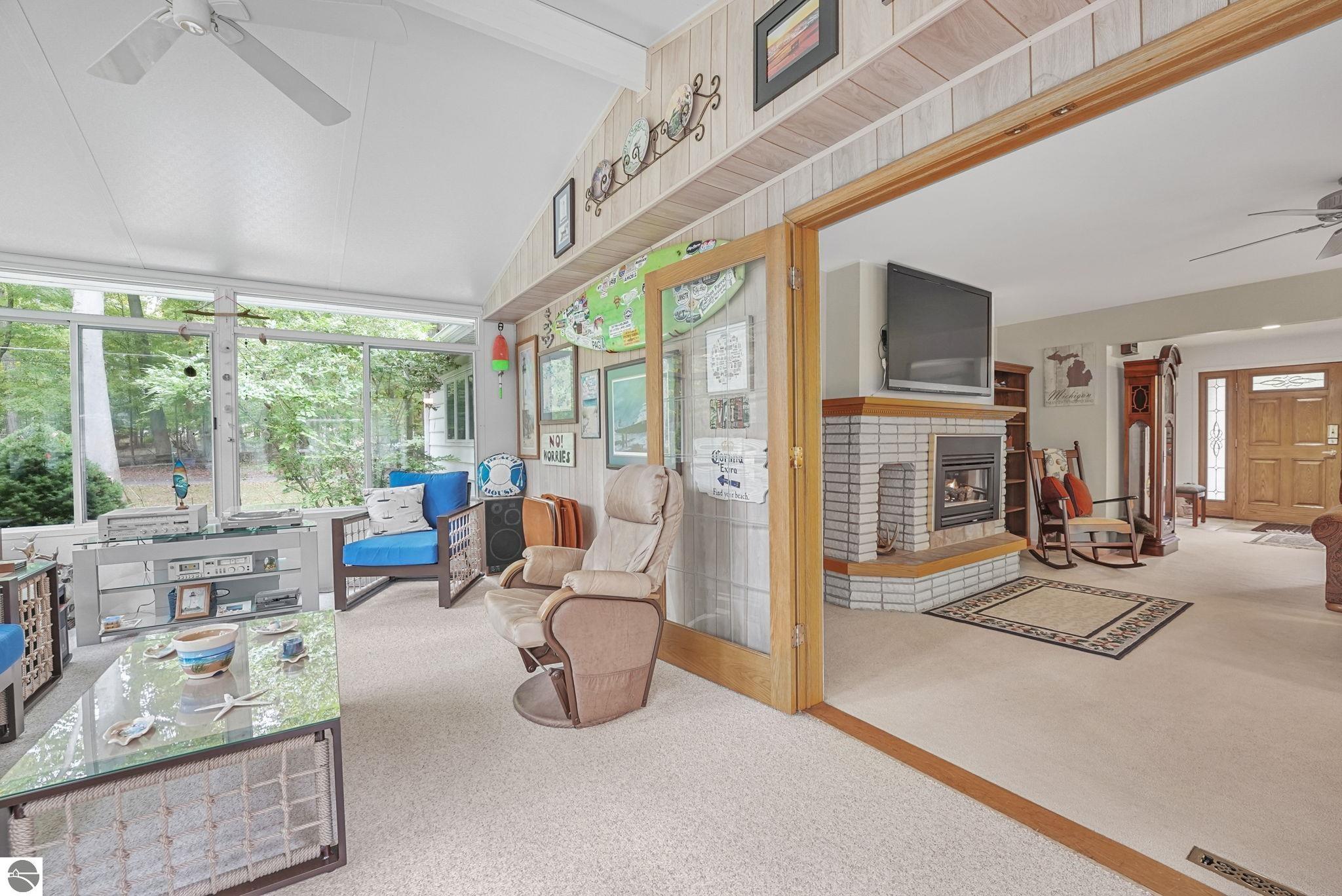 100 Maple Avenue, Frankfort