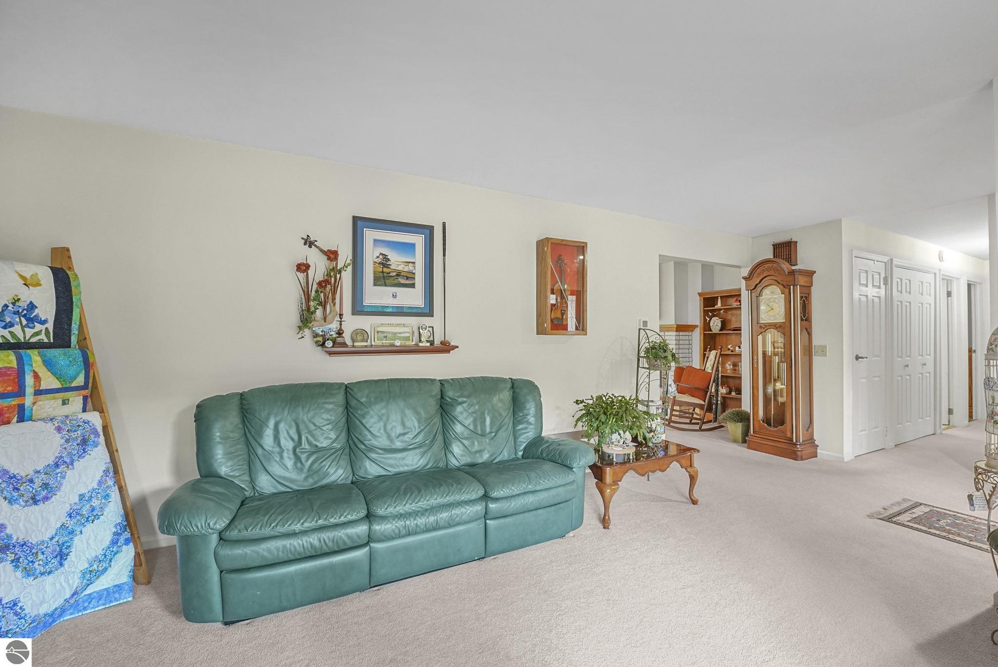 100 Maple Avenue, Frankfort