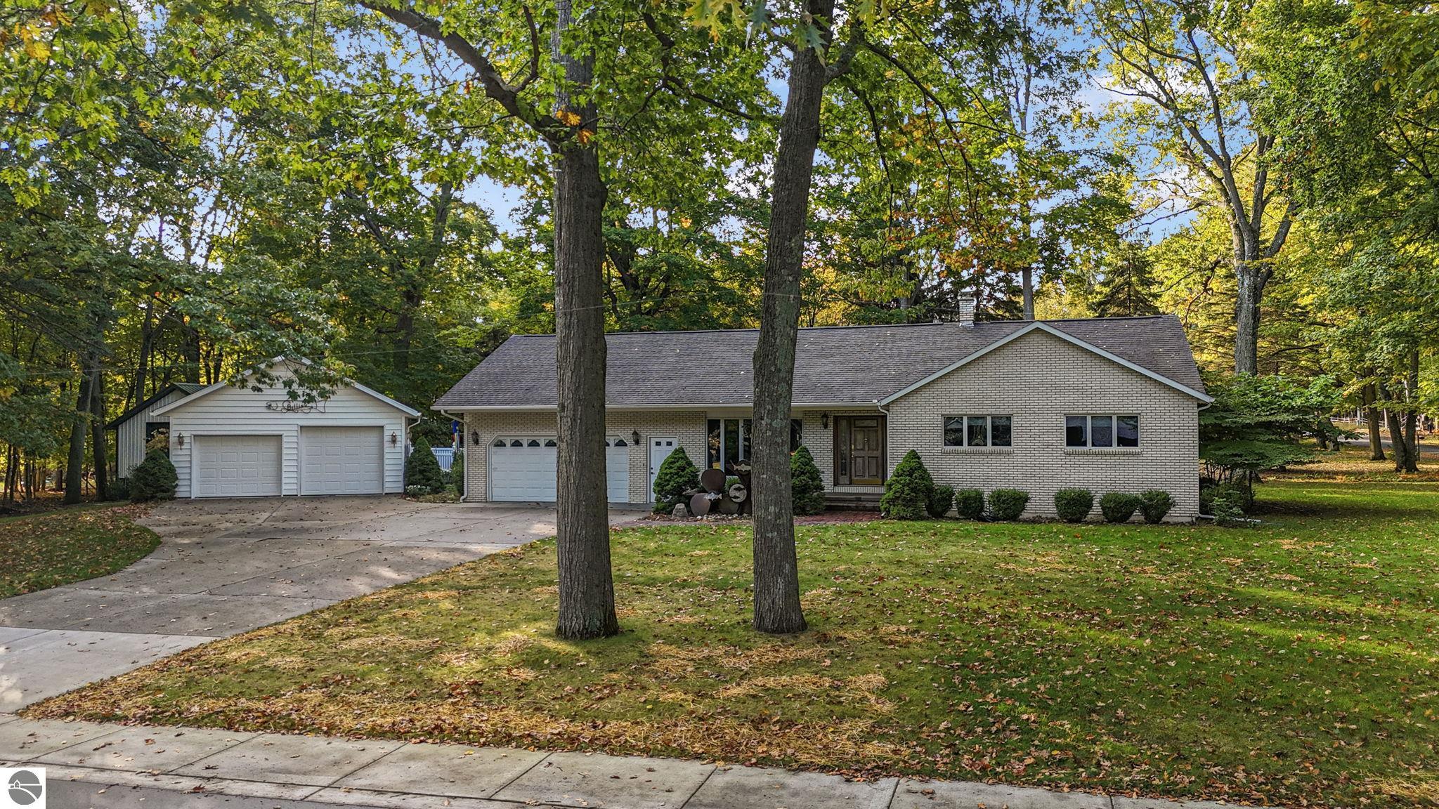 100 Maple Avenue, Frankfort