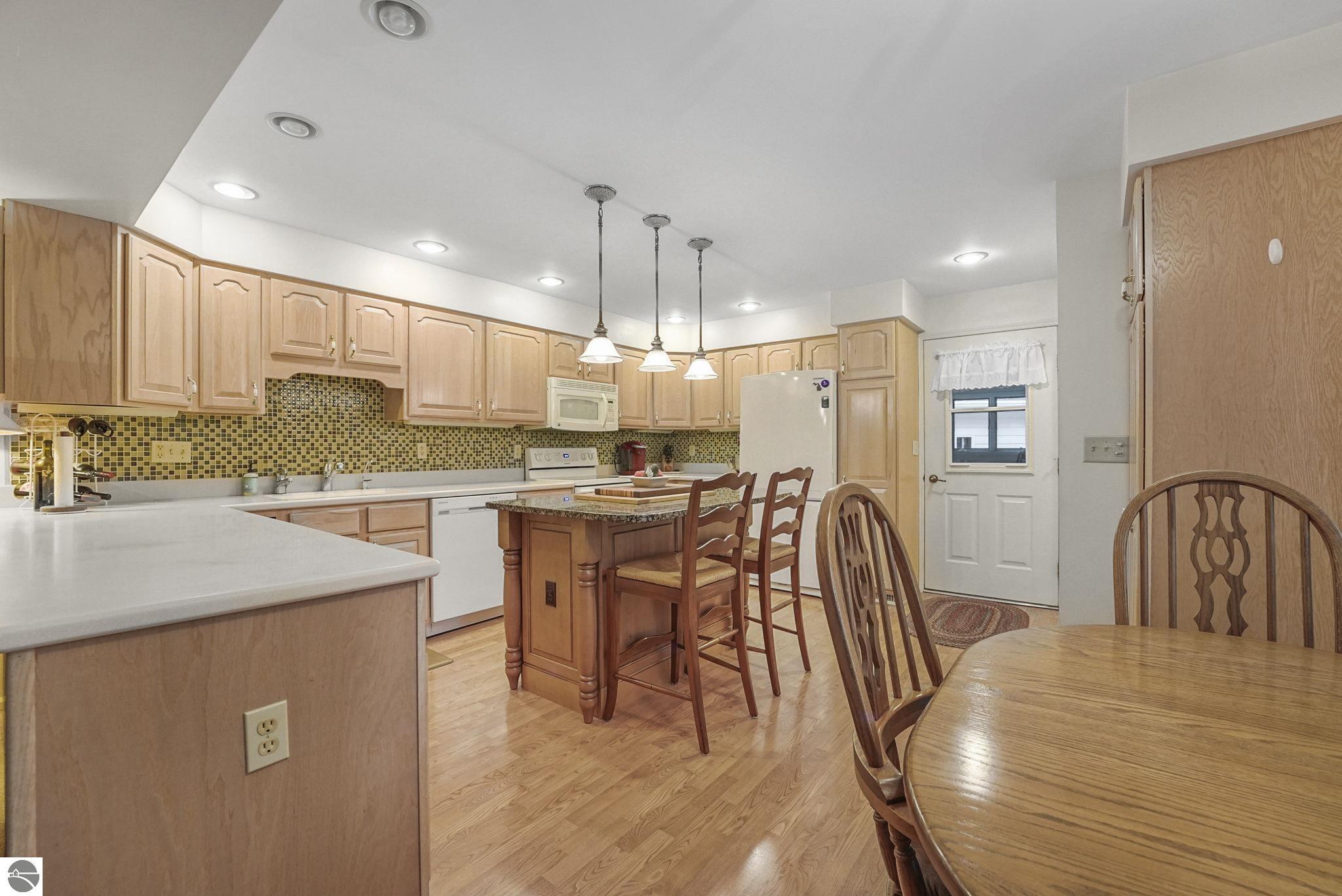 100 Maple Avenue, Frankfort