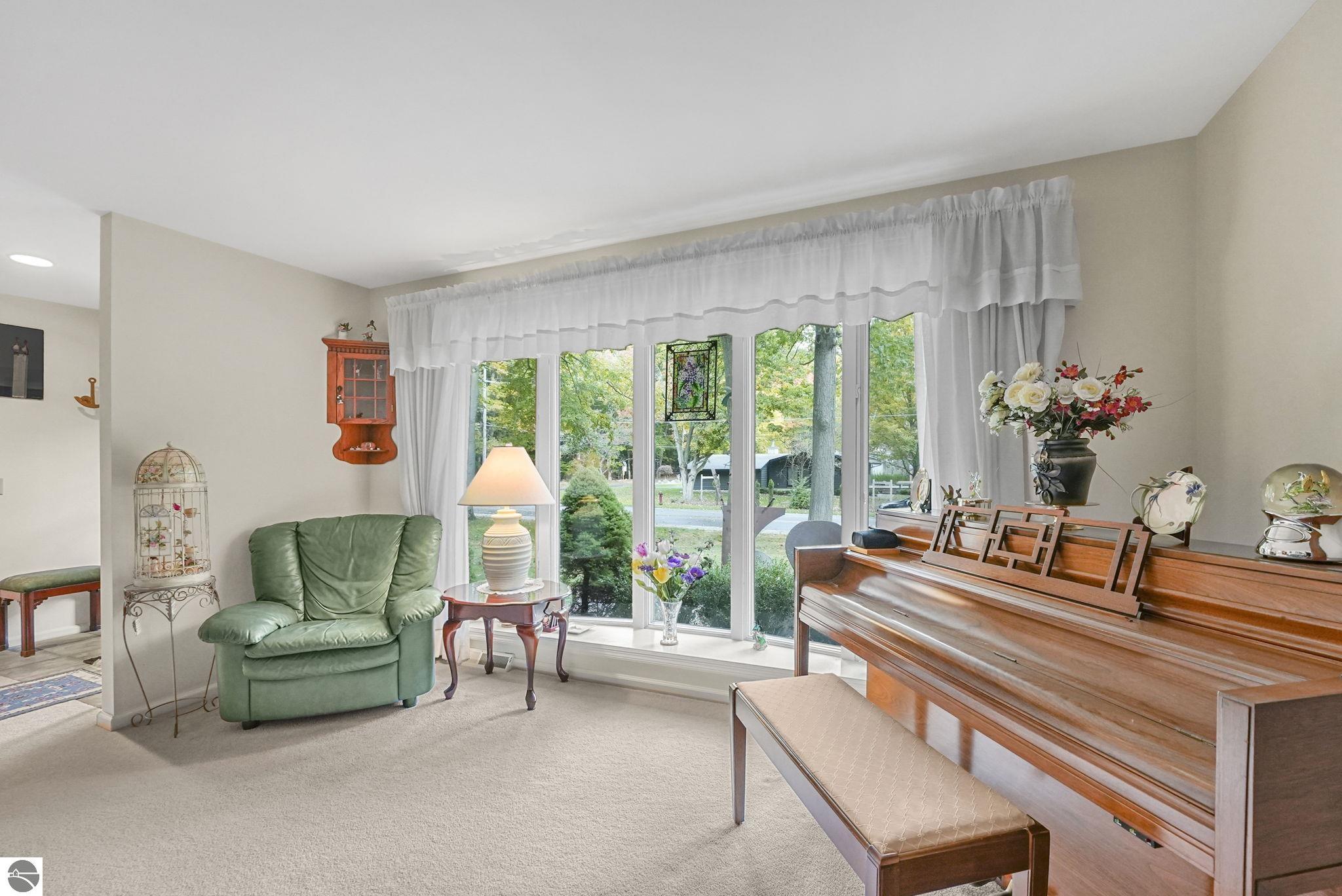 100 Maple Avenue, Frankfort