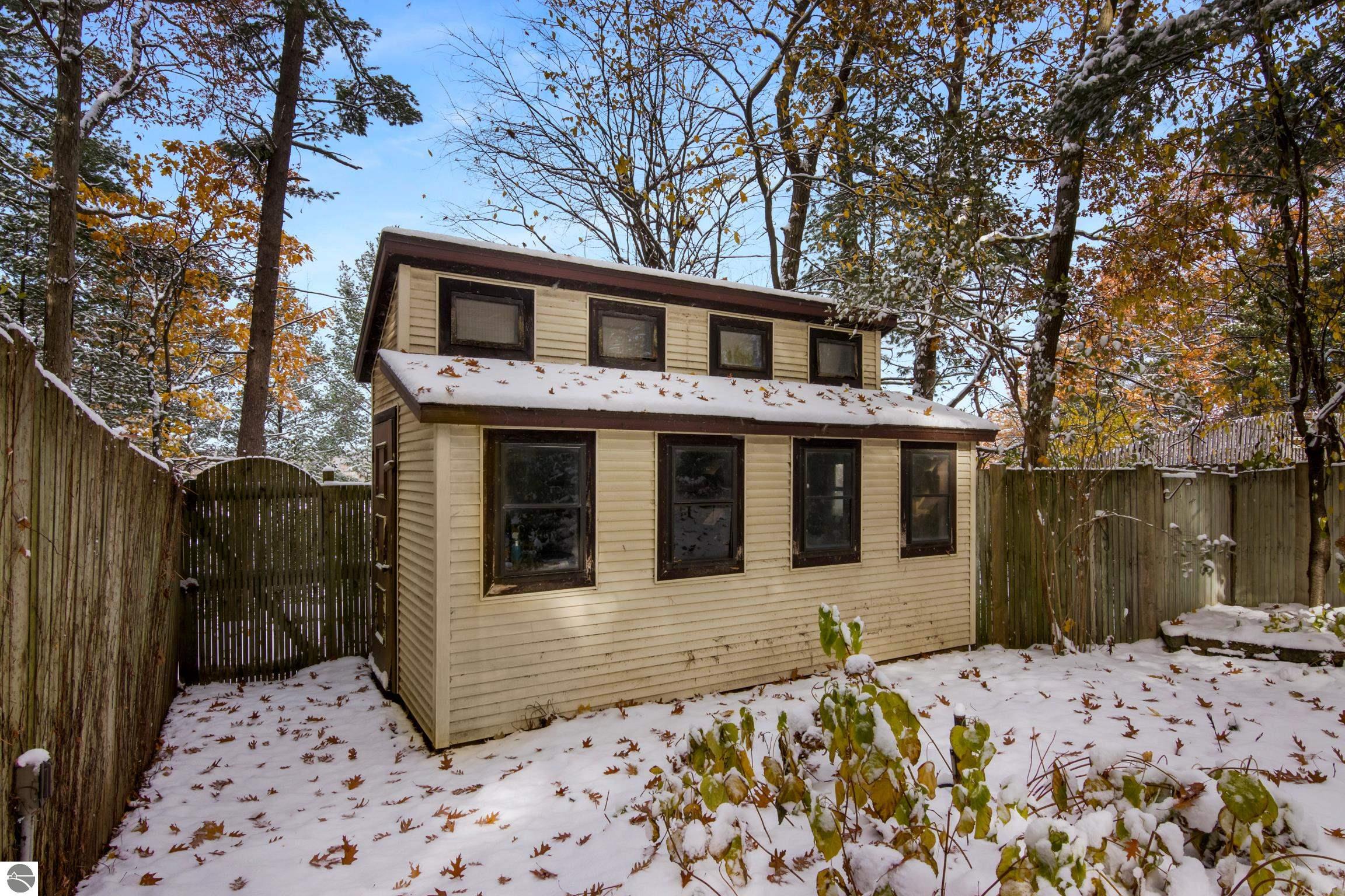 1570 Ridge View Court