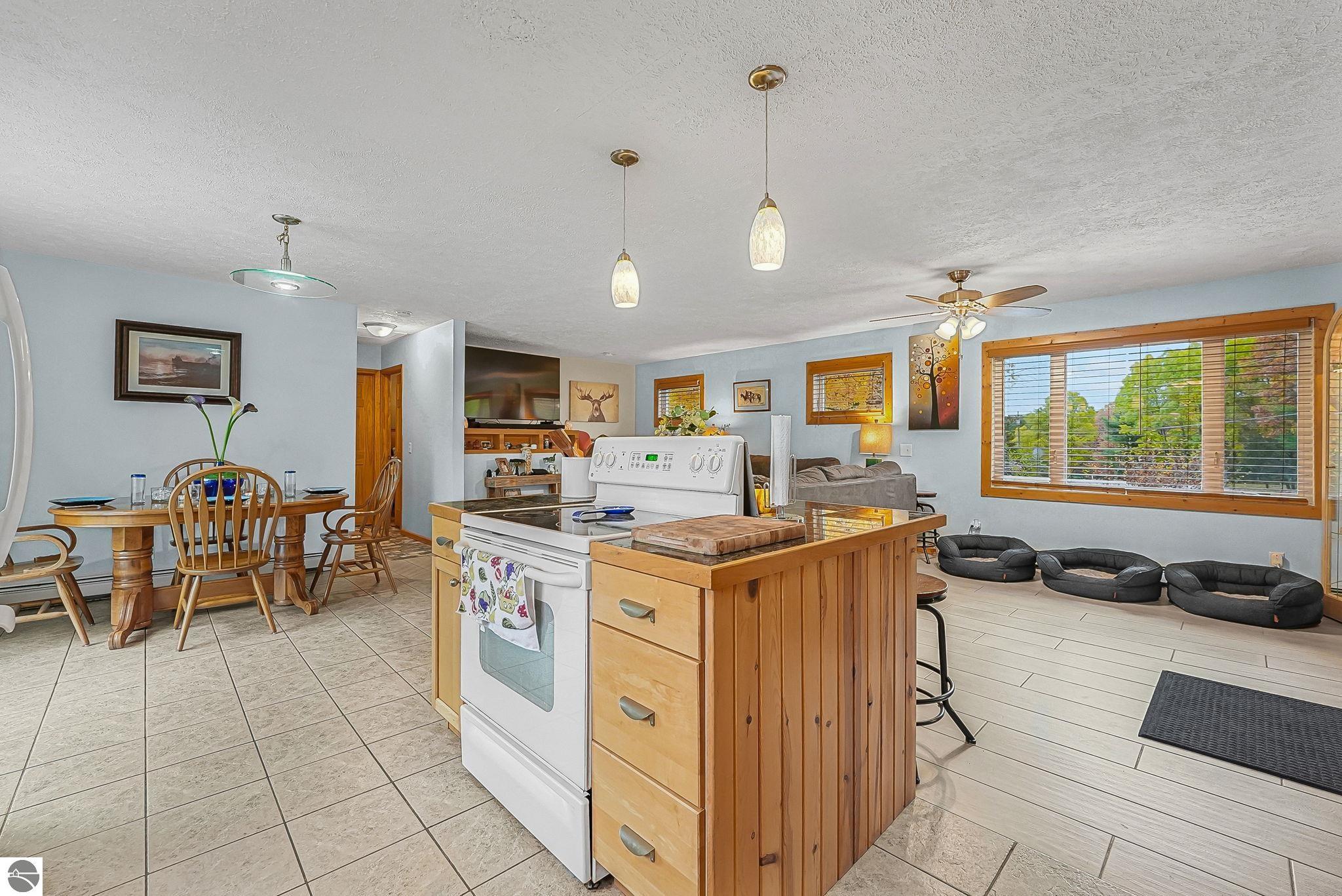 4537 Westridge Drive