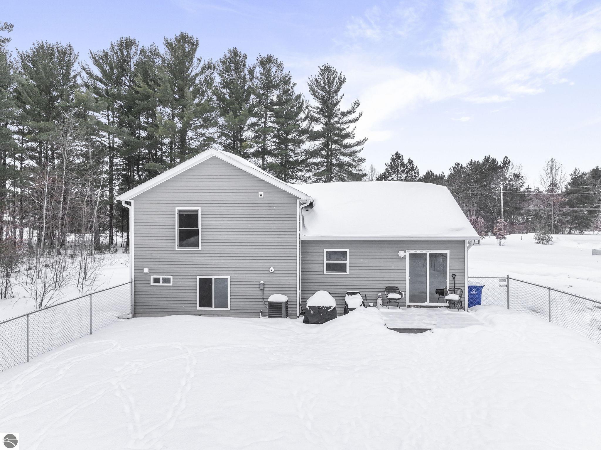 1243 N Betsie River Road, N