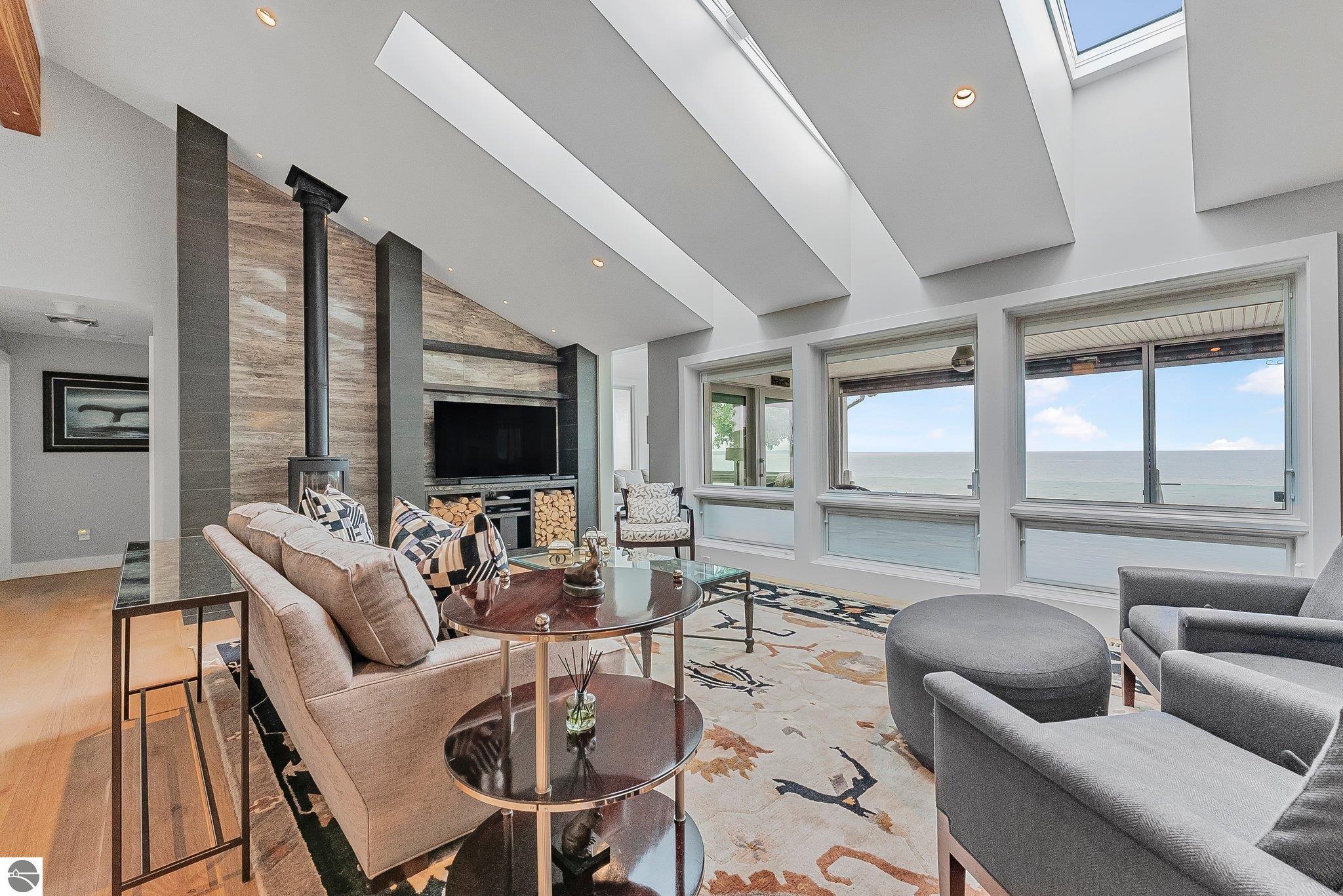 6709 E Wilderness Drive