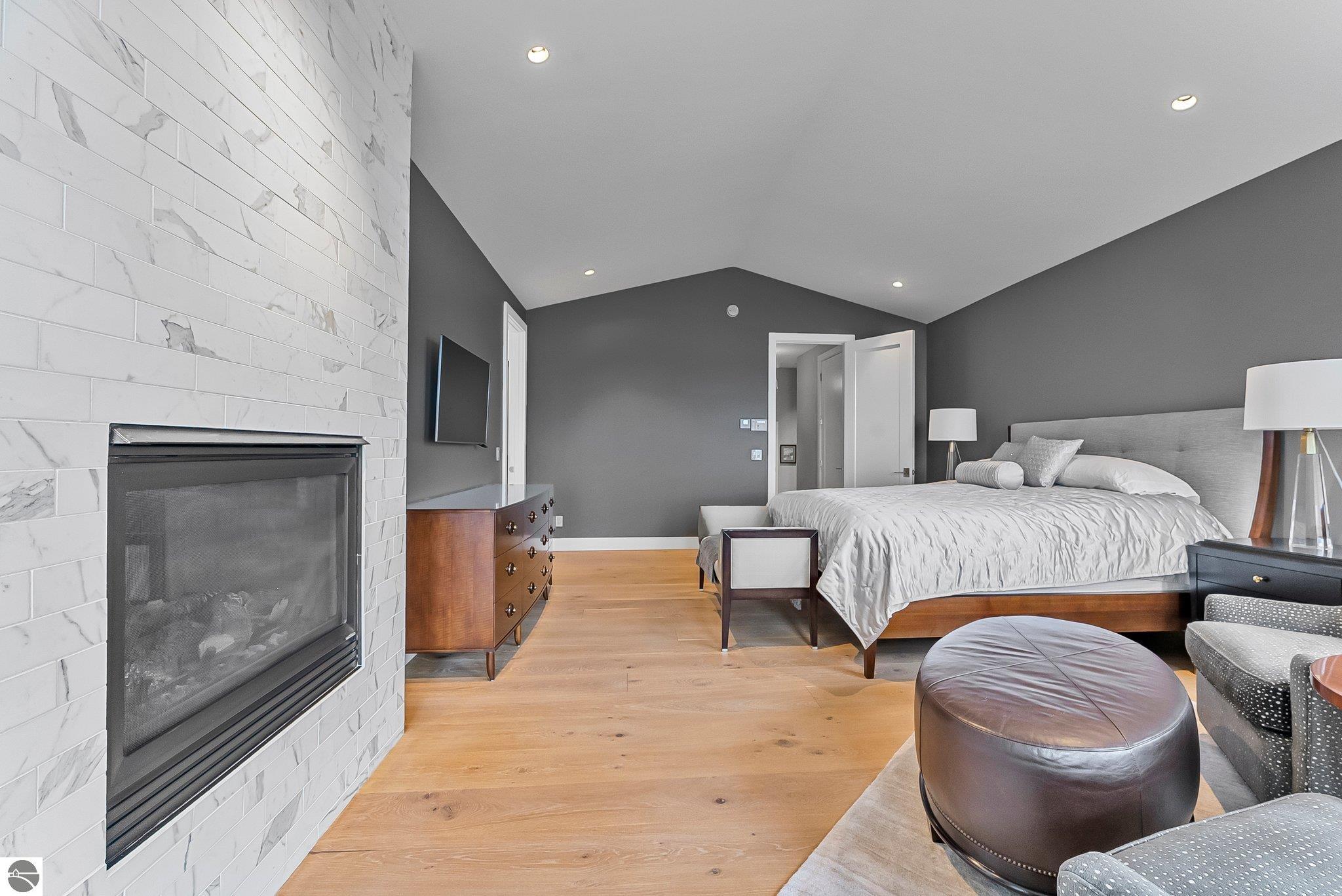 6709 E Wilderness Drive