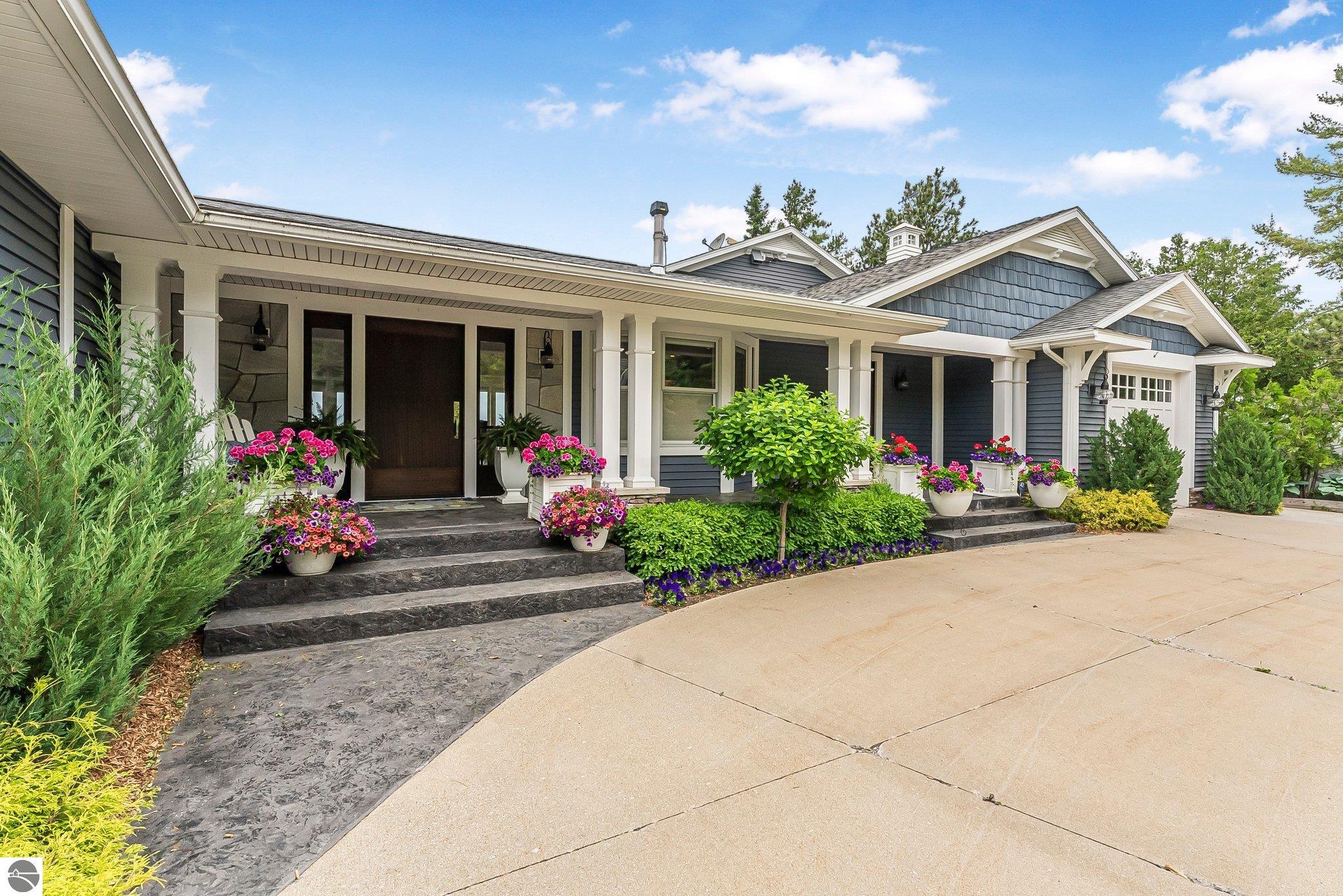 6709 E Wilderness Drive