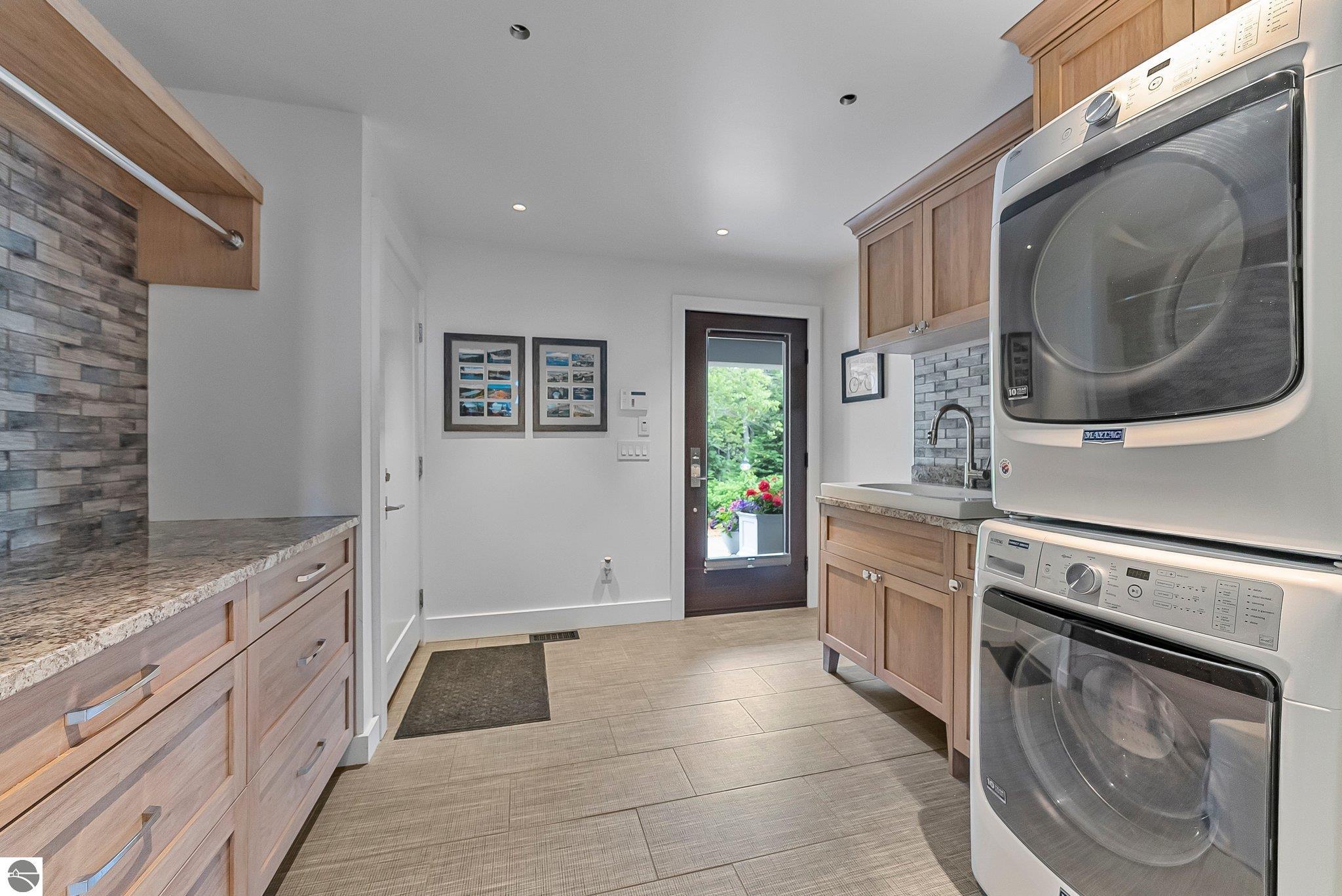 6709 E Wilderness Drive