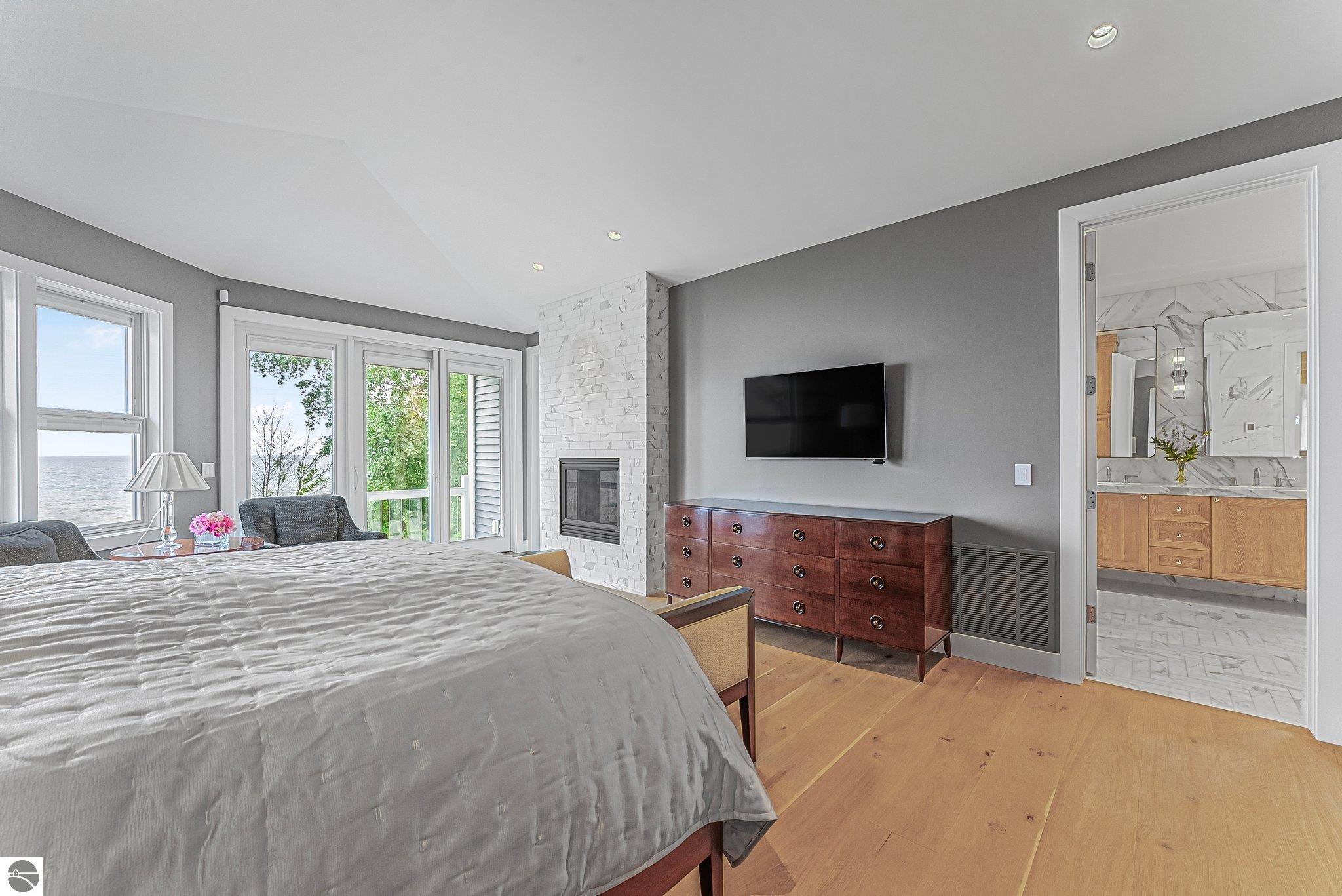 6709 E Wilderness Drive