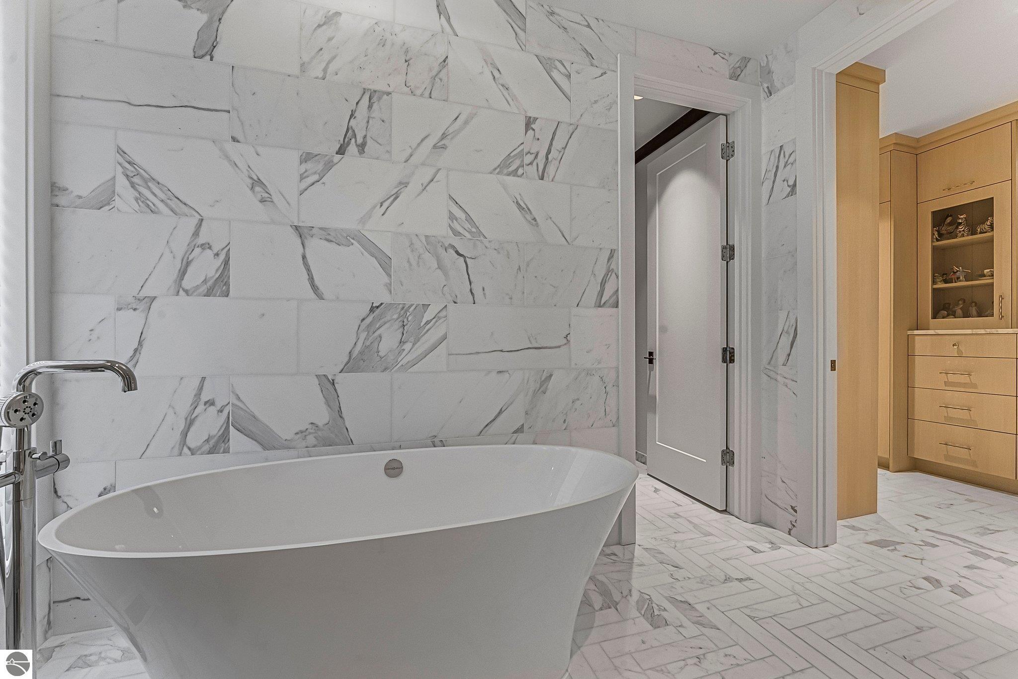 6709 E Wilderness Drive