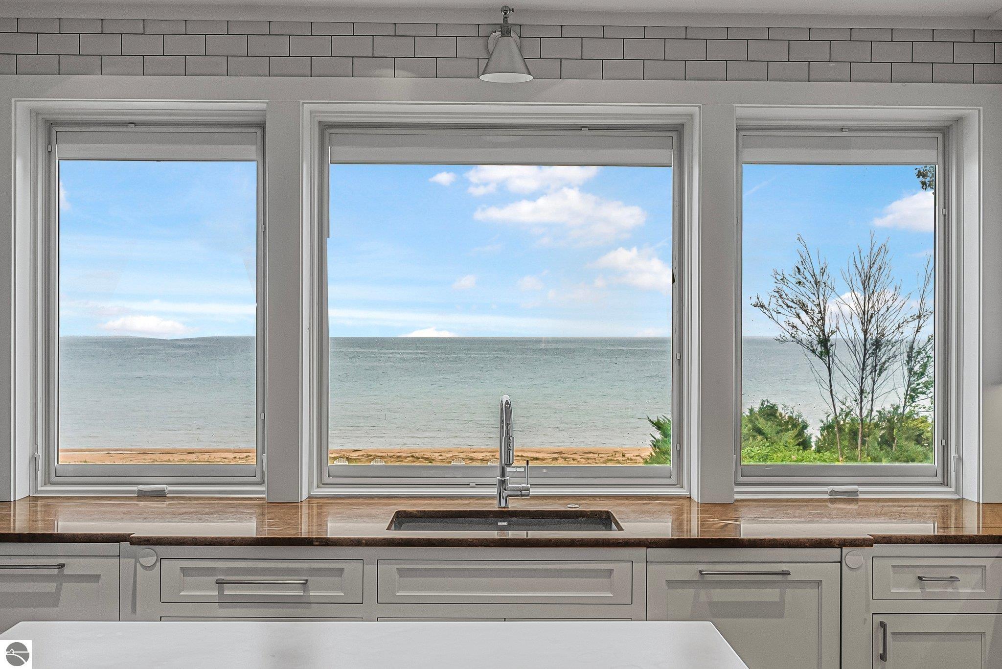 6709 E Wilderness Drive