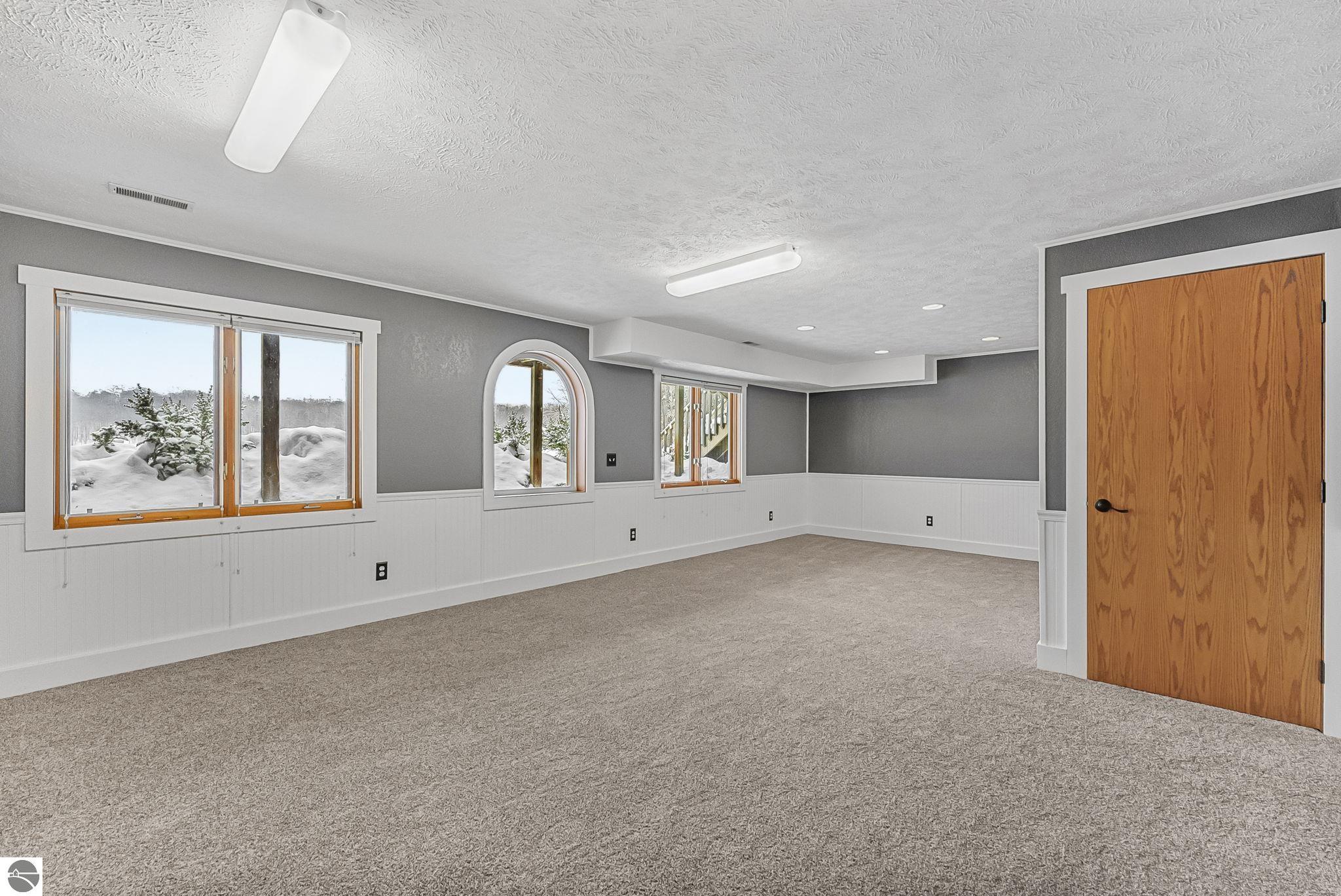 420 W Beech Bark Trail