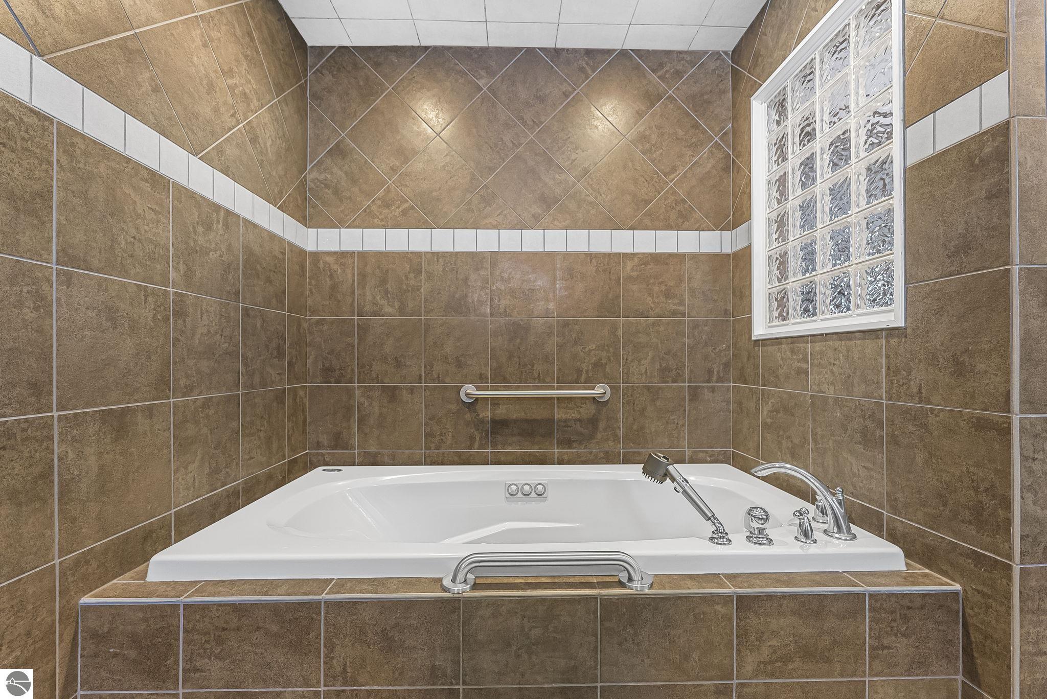 420 W Beech Bark Trail