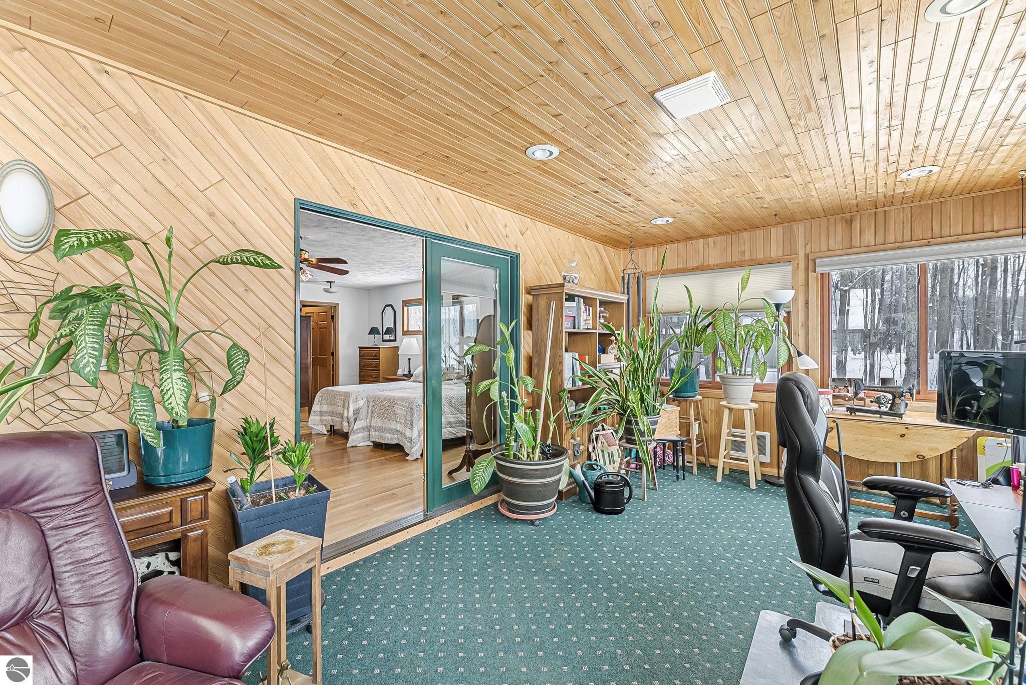 420 W Beech Bark Trail