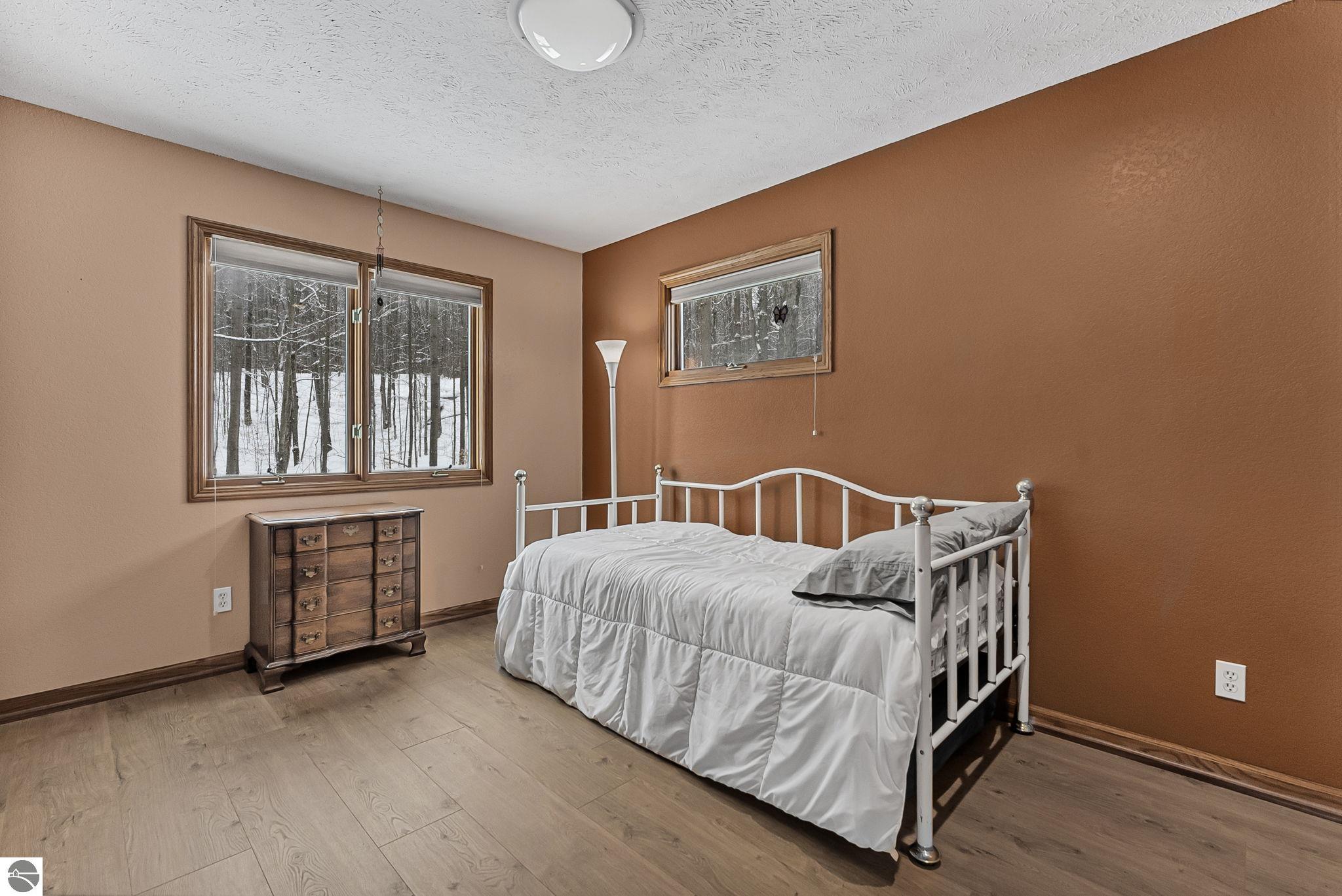 420 W Beech Bark Trail