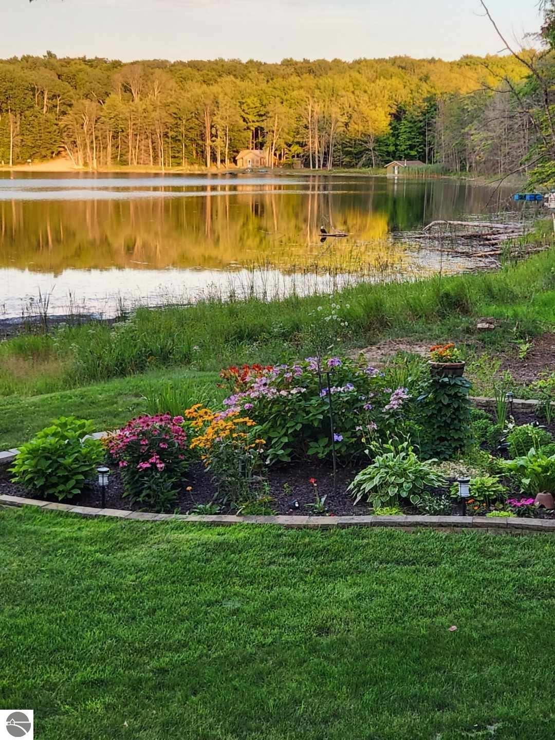 420 W Beech Bark Trail