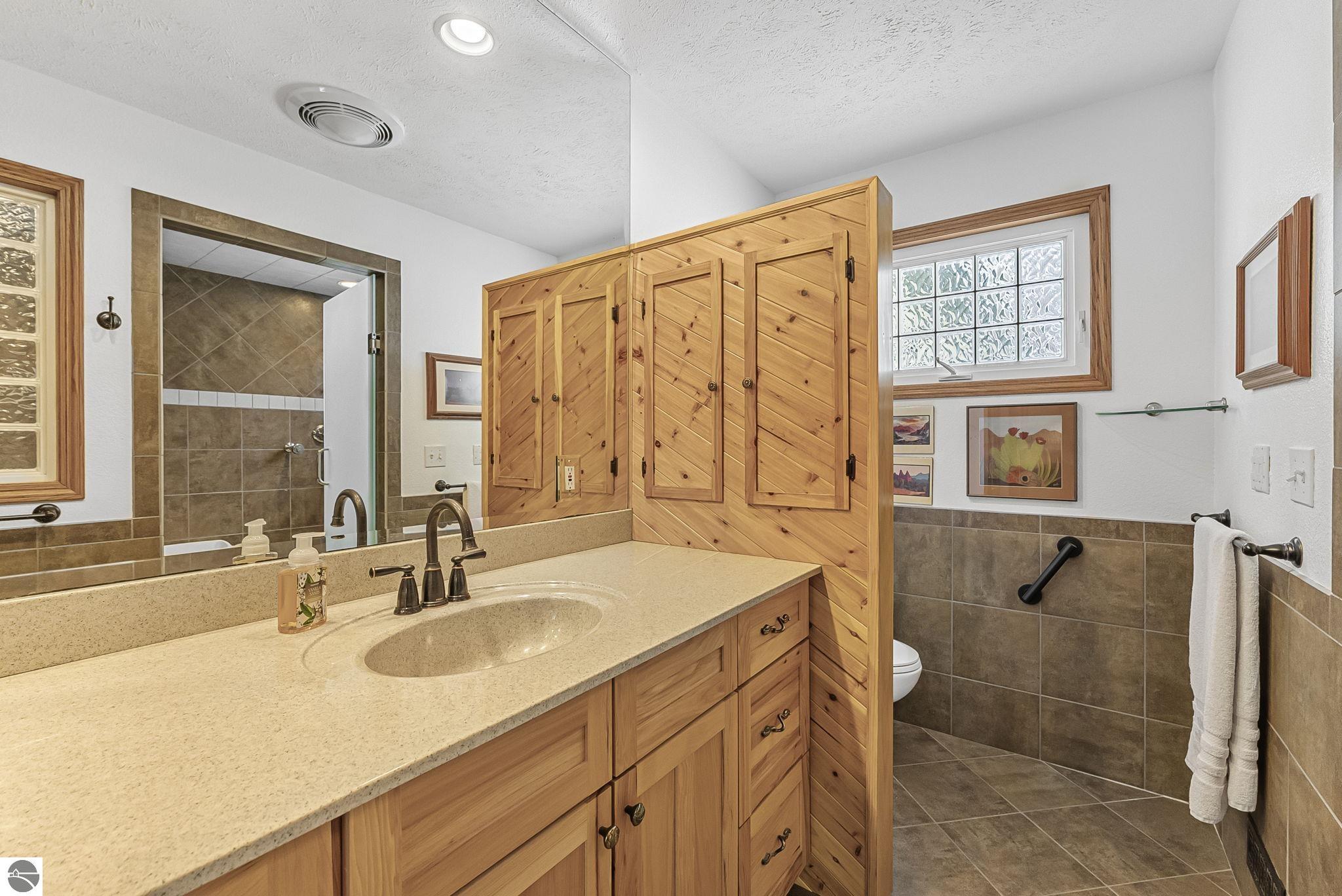 420 W Beech Bark Trail