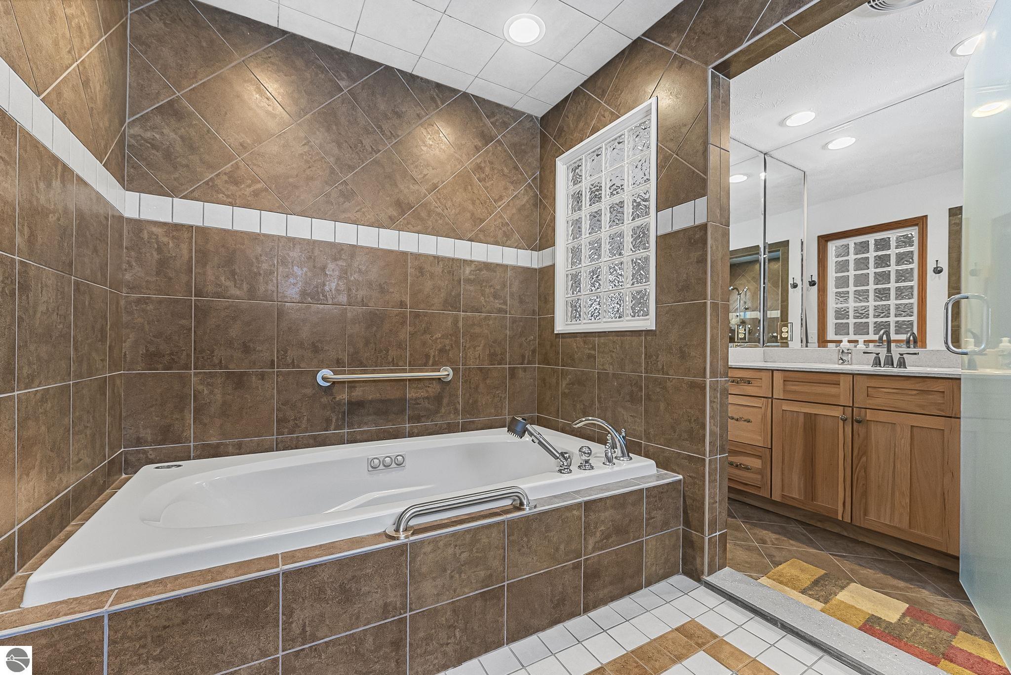 420 W Beech Bark Trail