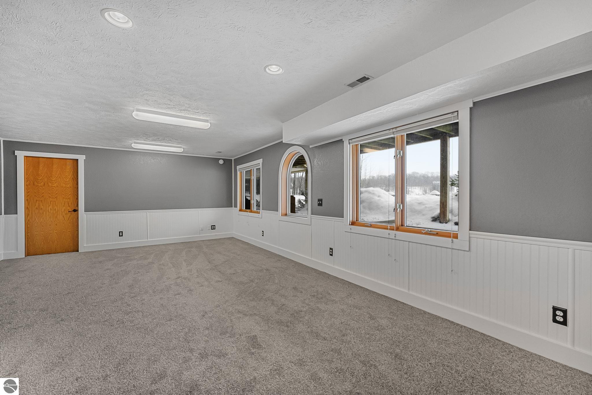 420 W Beech Bark Trail