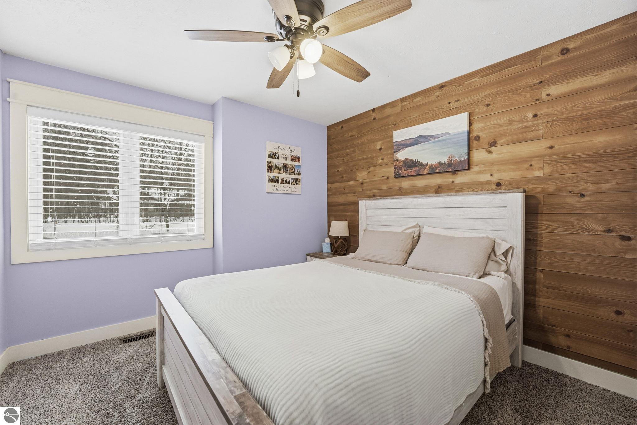 3364 Inland Oaks Drive S