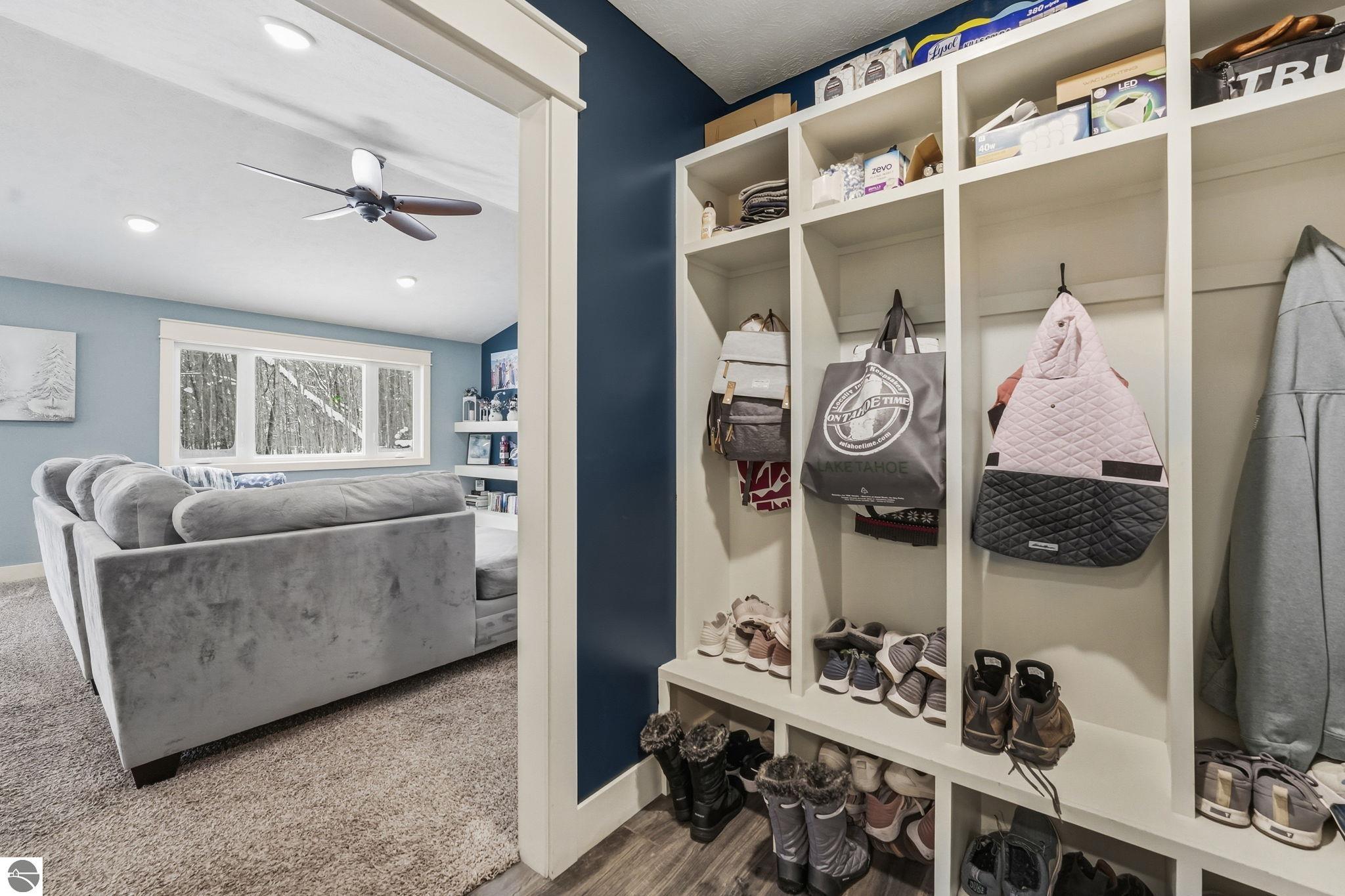 3364 Inland Oaks Drive S