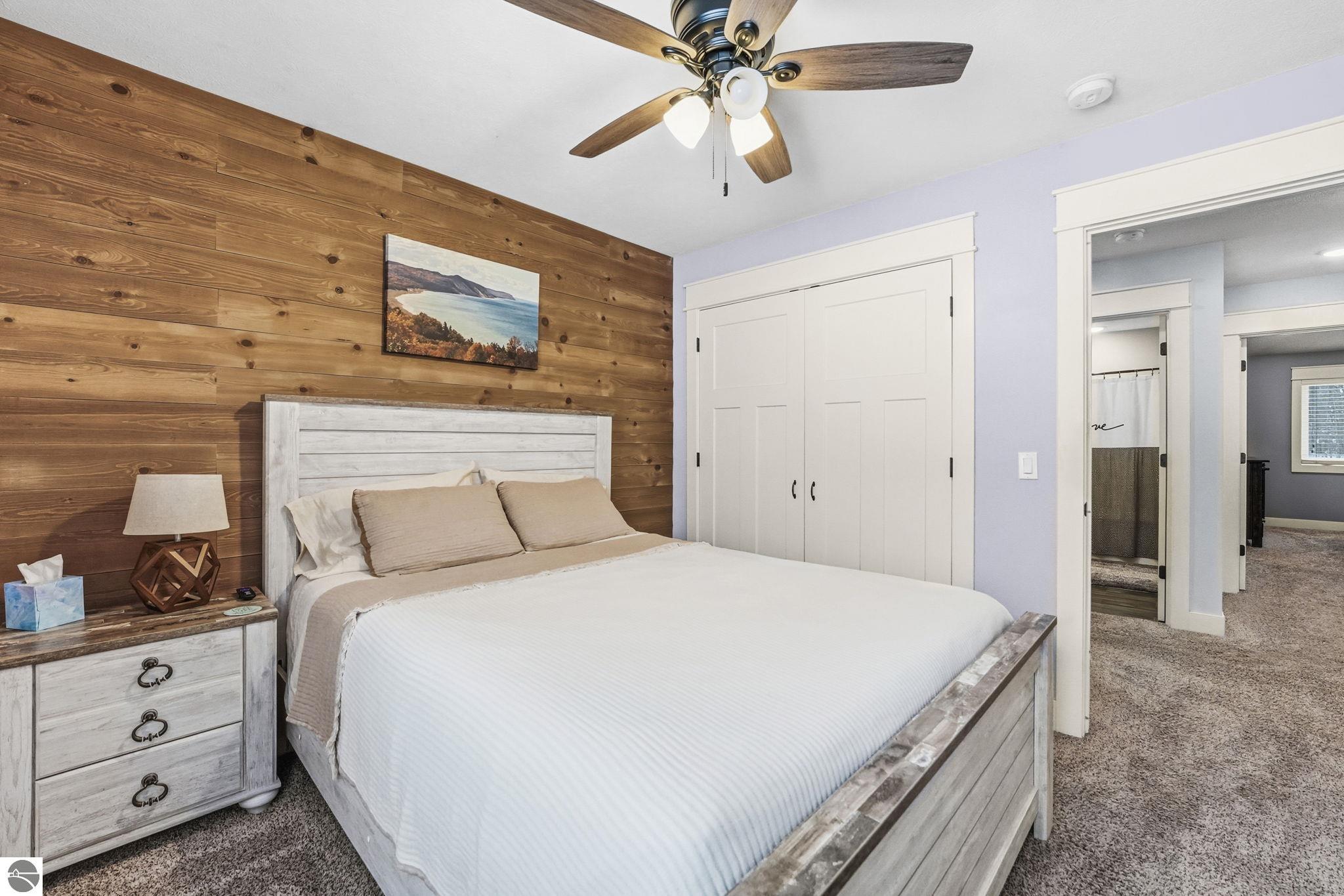 3364 Inland Oaks Drive S