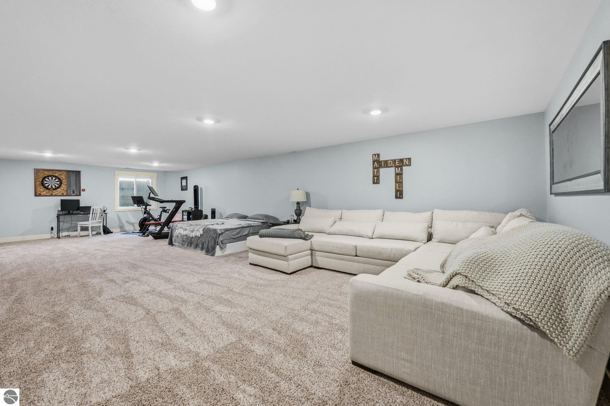 3364 Inland Oaks Drive S