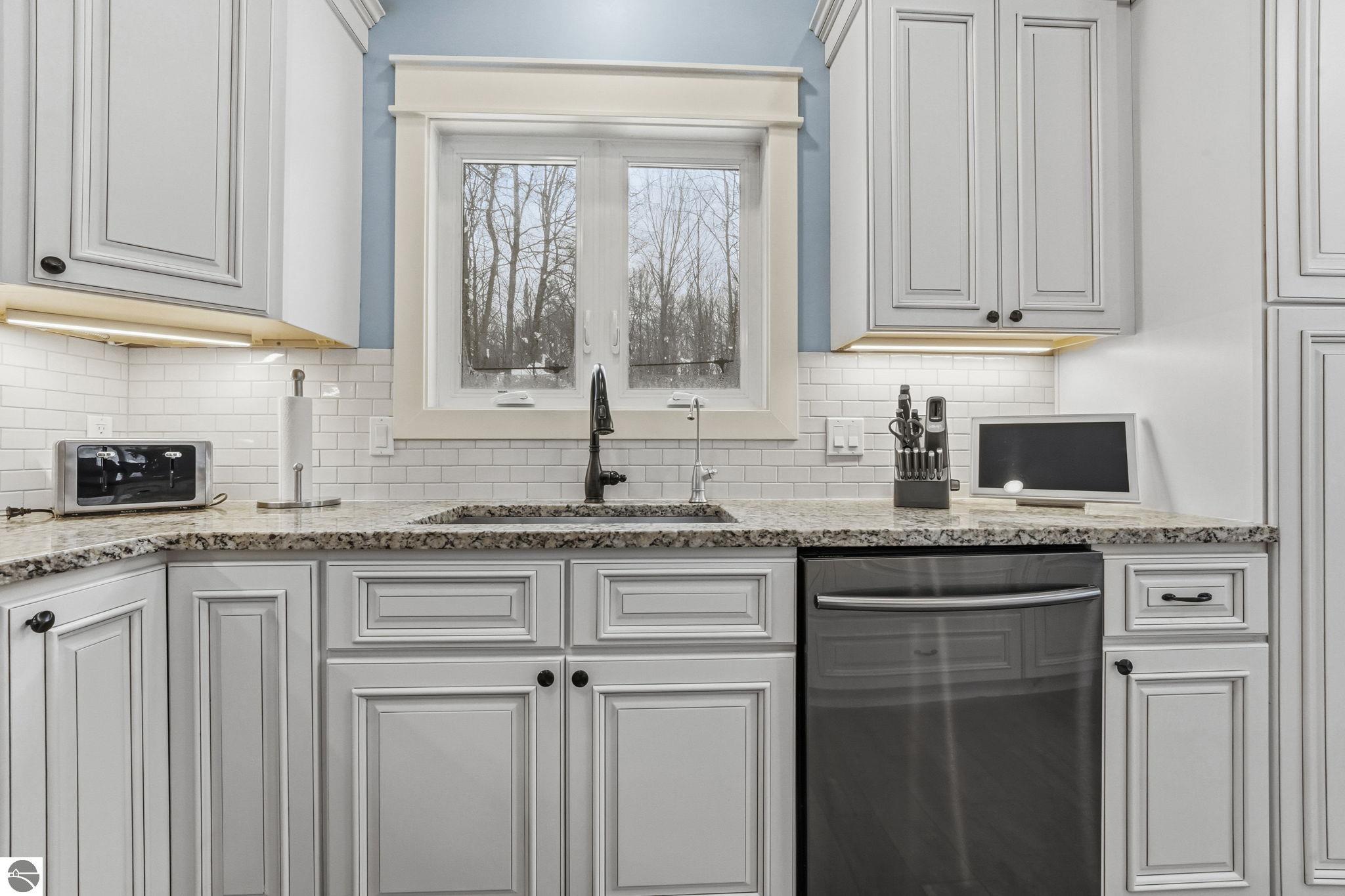 3364 Inland Oaks Drive S