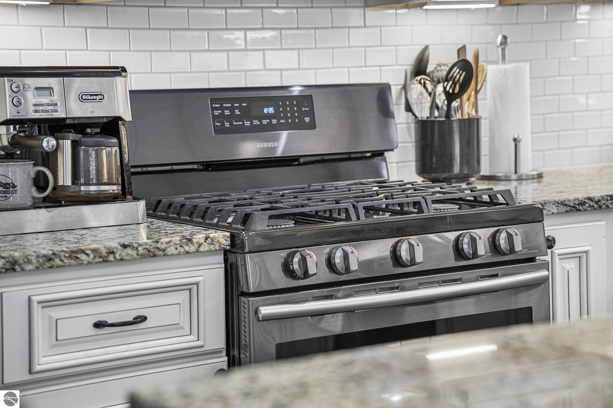 3364 Inland Oaks Drive S