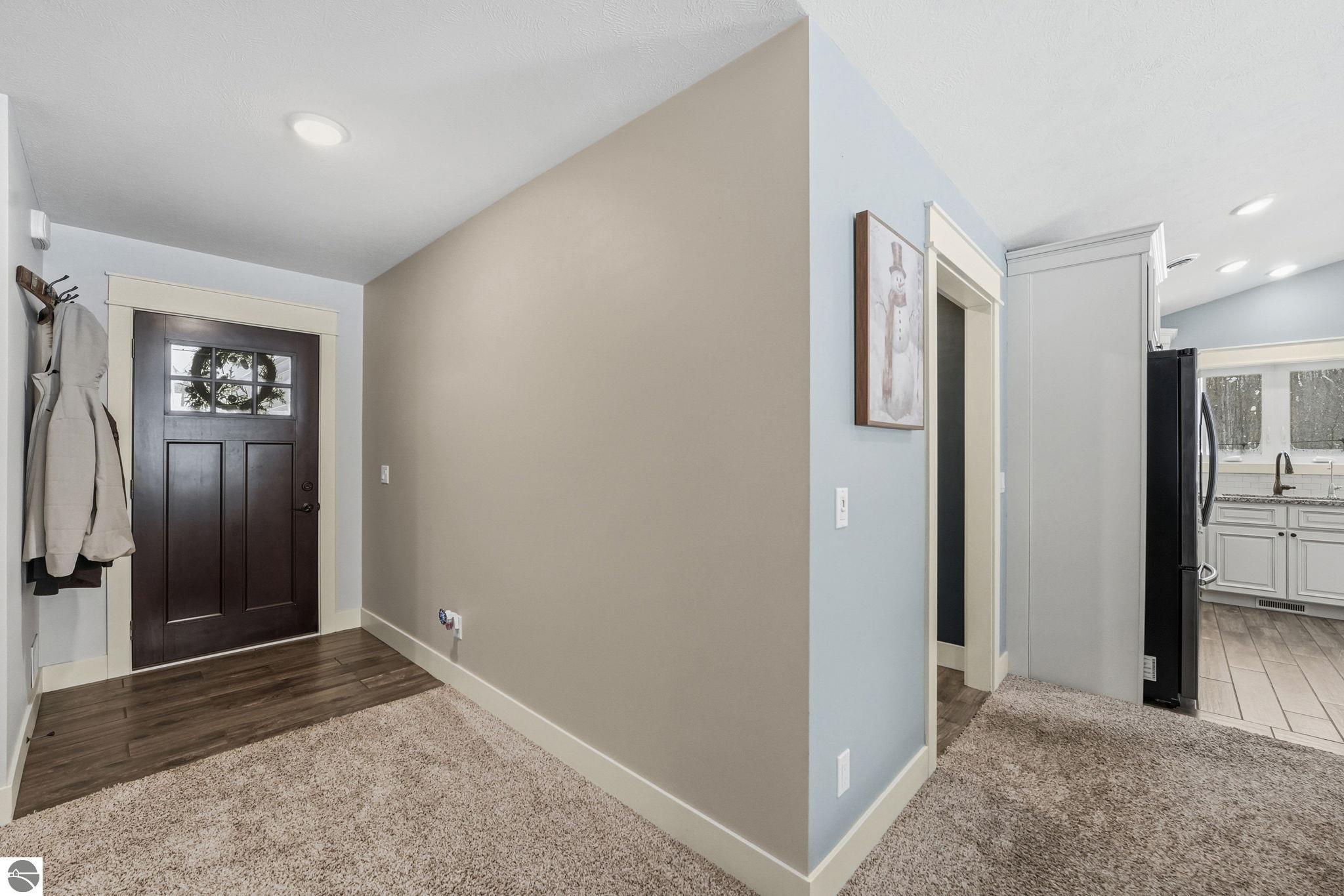 3364 Inland Oaks Drive S