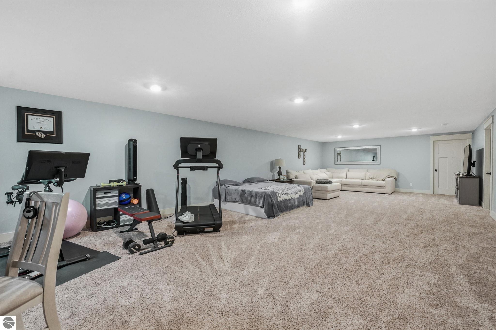 3364 Inland Oaks Drive S