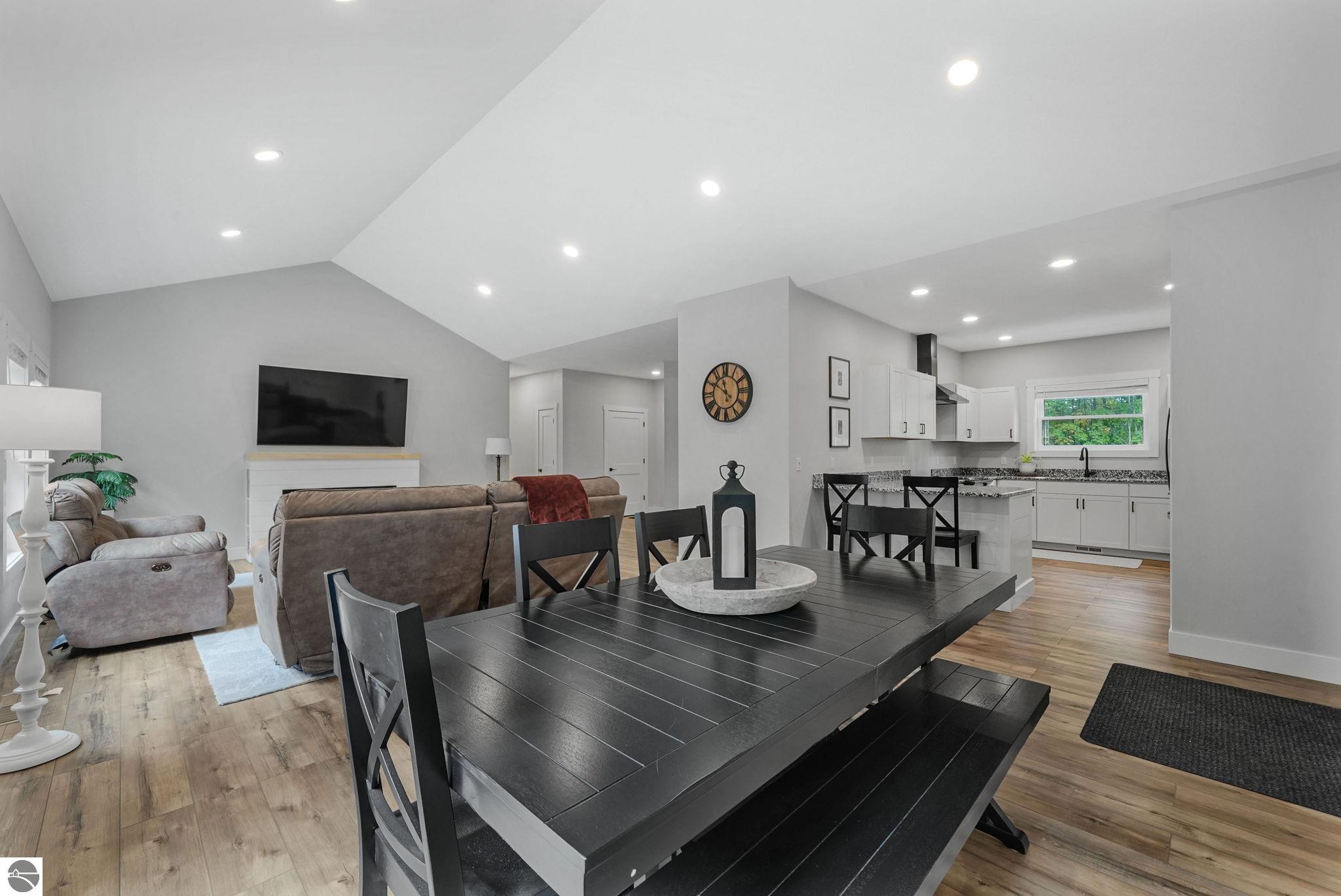 7661 Switchback Trail