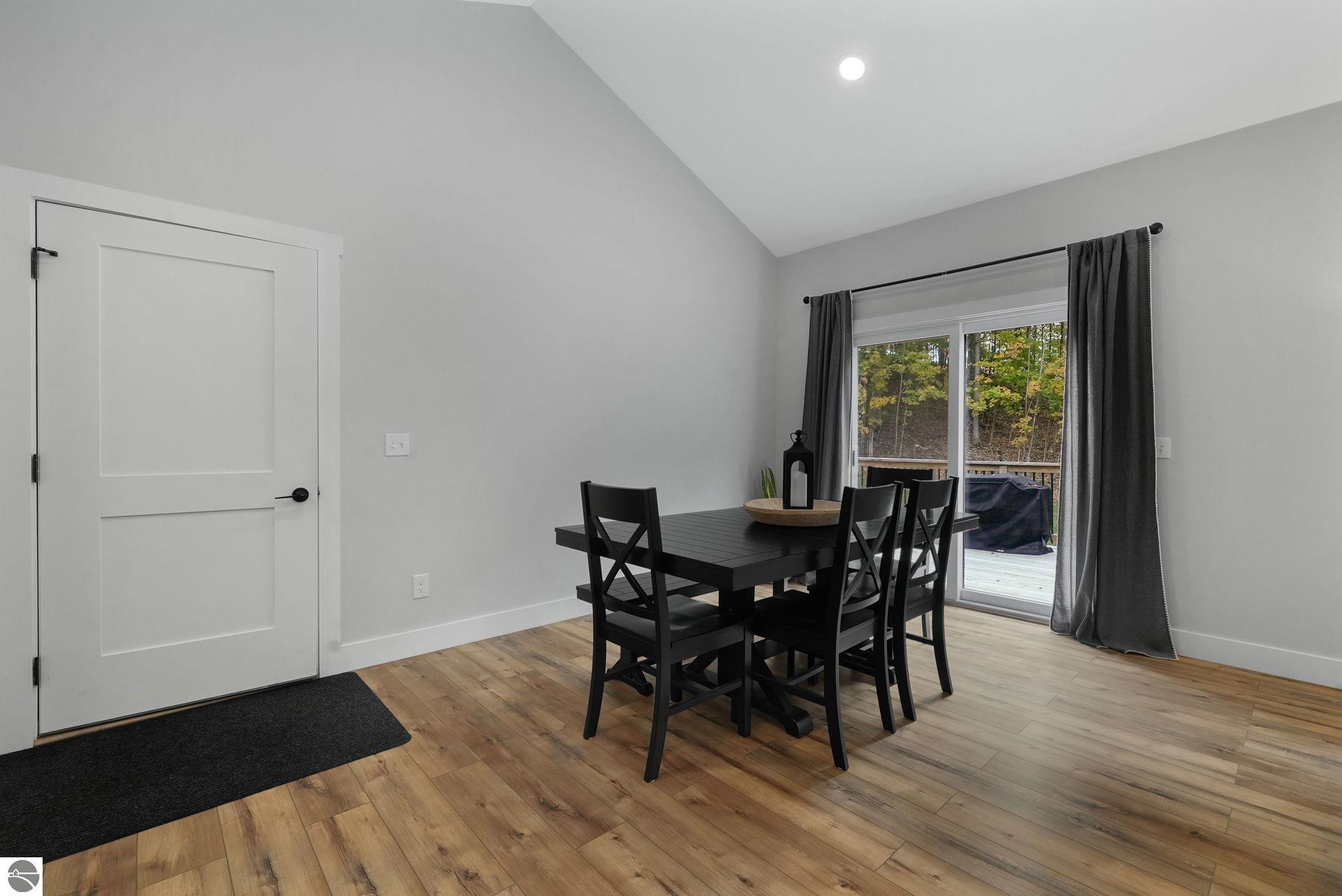 7661 Switchback Trail