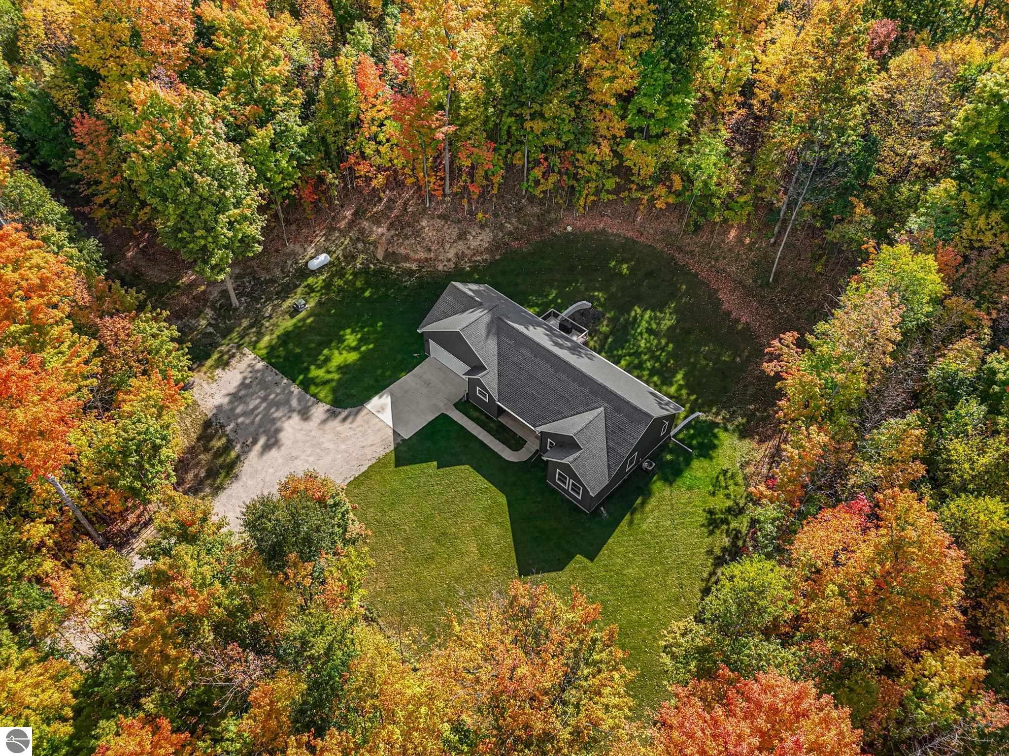 7661 Switchback Trail