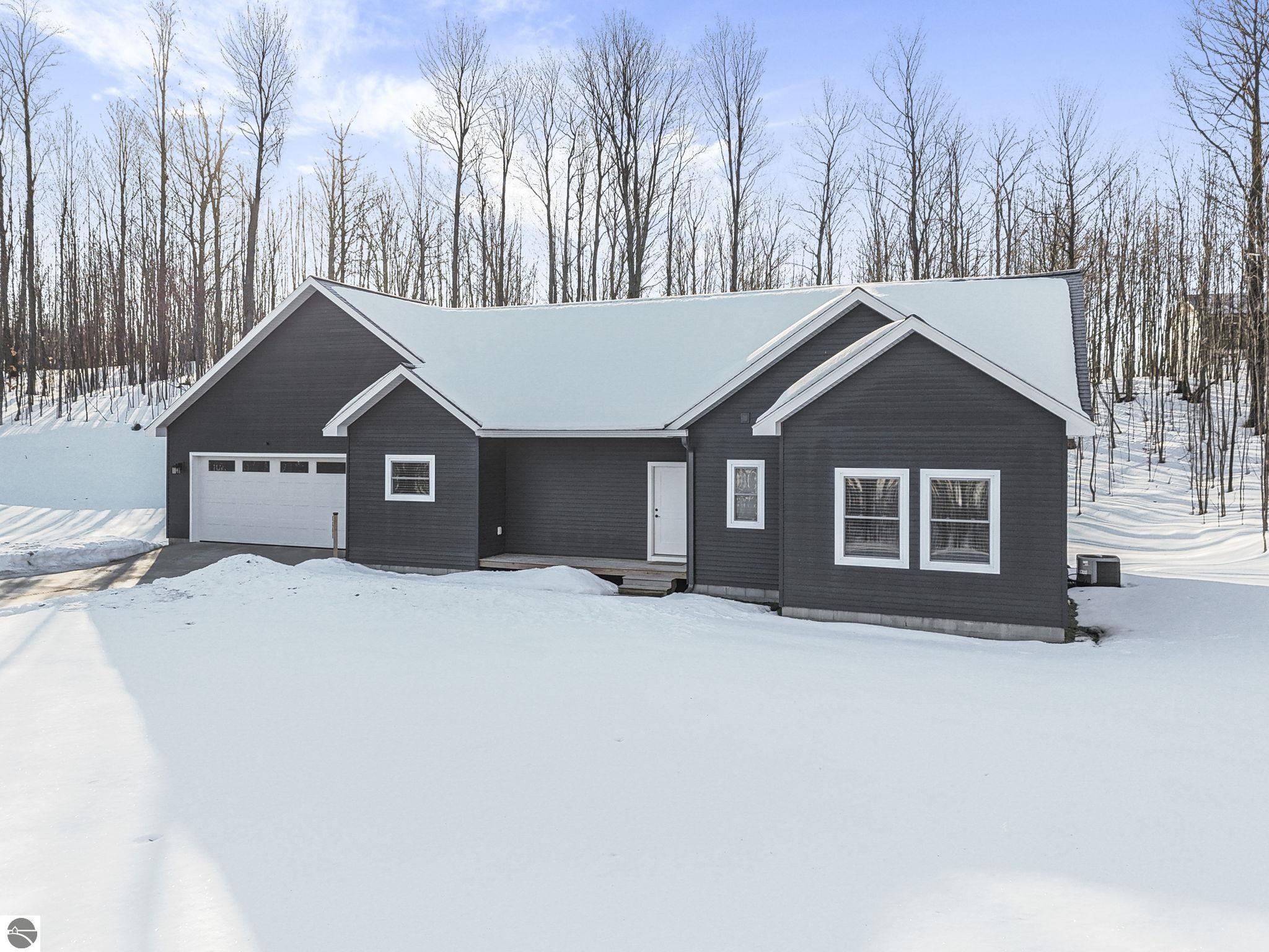 7661 Switchback Trail