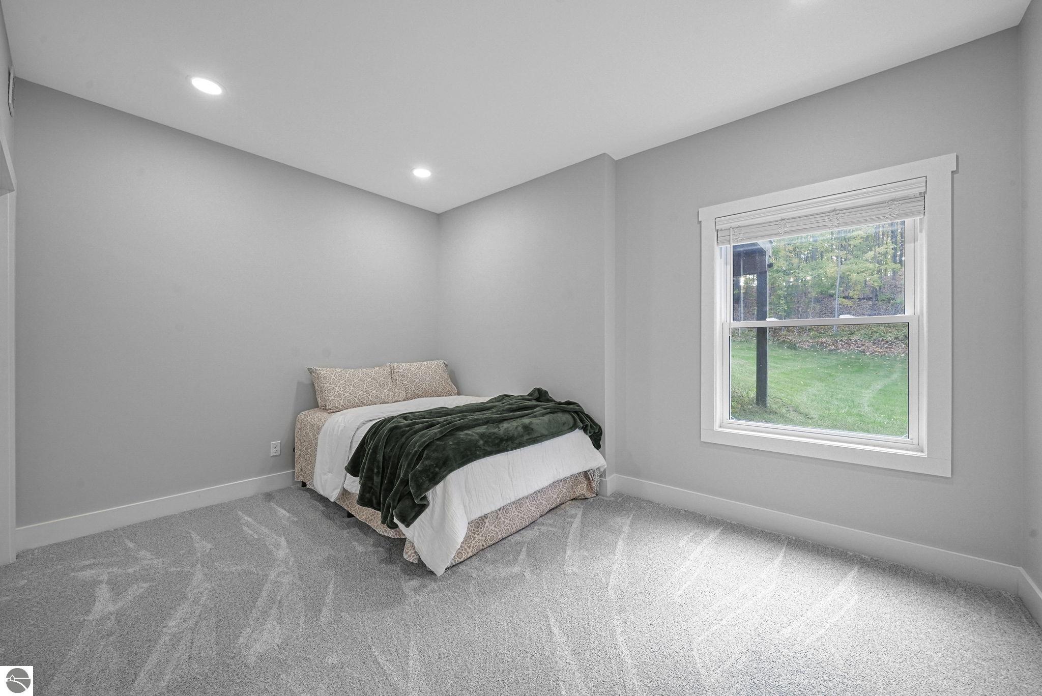 7661 Switchback Trail